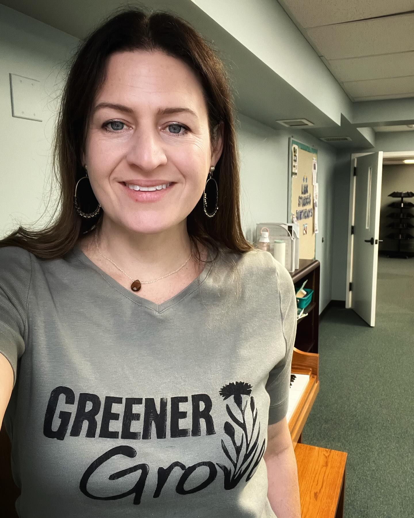 Looking forward to celebrating all of our environmental successes and each other at our @dg_greenergrove meeting tonight 🌎 ♻️ 🎄
#communityorganizing #activism #ecofriendly #gogreenillinois