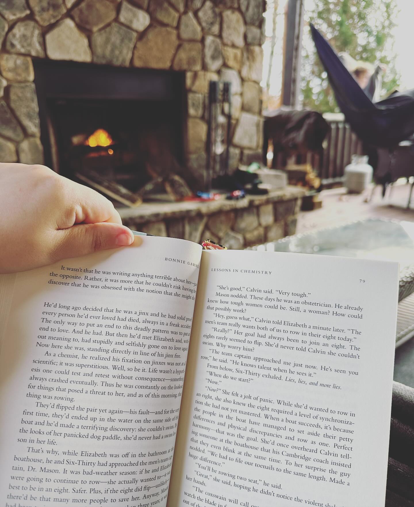 Nothing better than a warm fire and a good book. 📖
.
.
.
#lessonsinchemistry #reading #bookstagram #bookstagram #emandapen #emandapendotcom