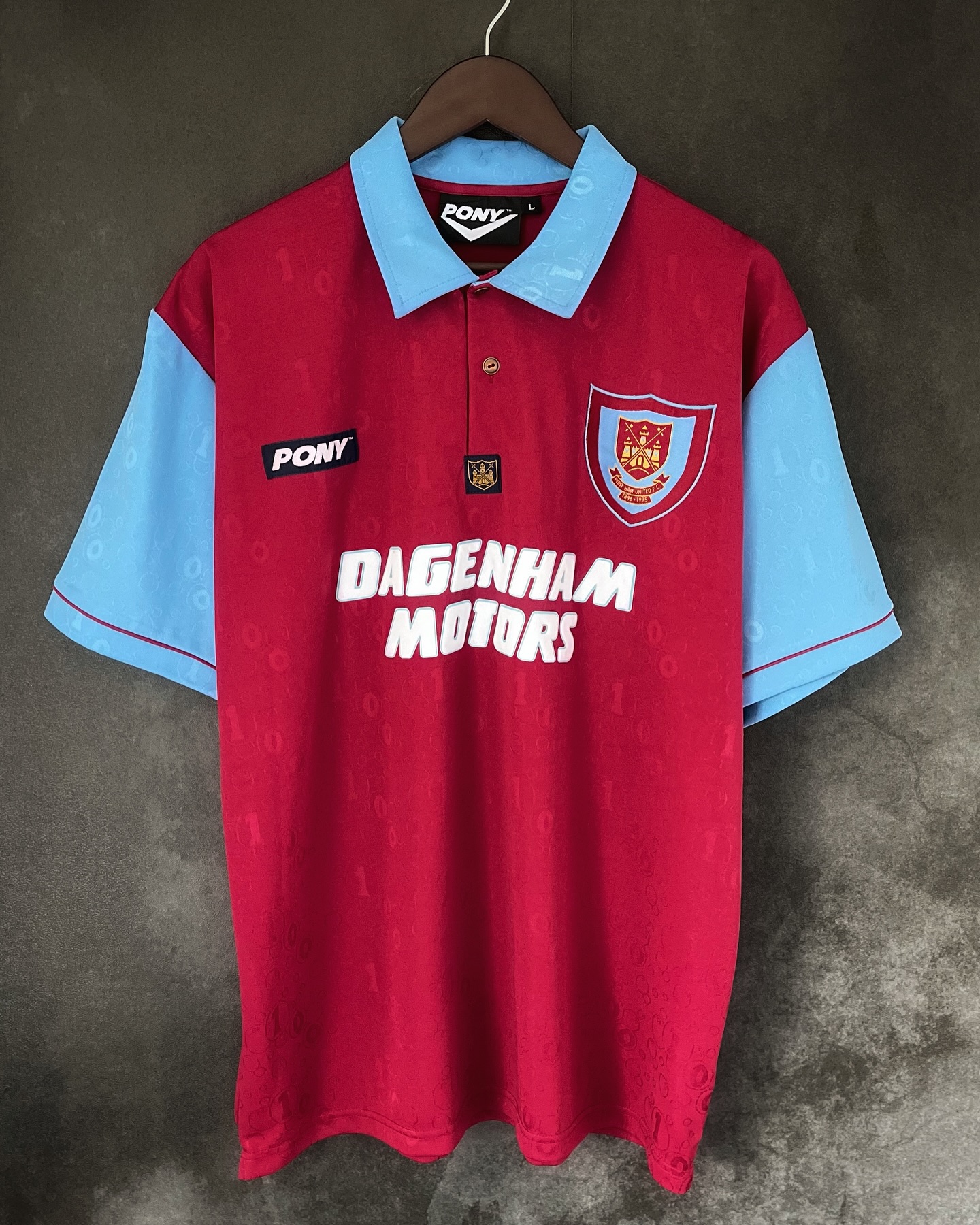 West Ham United 1995/97 Home shirt by @pony
This special shirt was made to celebrate 100 years of the club
Founded in 1895 the club was originally Thames Iron Works before becoming West Ham United in 1900 where they moved to the Boleyn Ground which would be their home for over 100 years
The iconic “I’m forever blowing bubbles“ was actually a jingle for a soap commercial in the 1920s
The child in the commercial resembled one of the players Billy J. (Bubbles) Murray and the crowd would sing whenever he was having a good game and then the song stuck
1995 saw the debut of 2 legendary players in Rio Ferdinand and Frank Lampard
The shirt itself it unbelievable
The fabric with 100 years made into bubbles running through the material is just amazing
The metal buttons on the collar are fantastic as is the oversized crest
Easily one of the best premier league jerseys of all time
#hammers #theiron #bubbles #westham #united #centenary #football #footballshirt #london #trikot #maglia #camiseta #maillot #jersey #fotbollströjefredag #fodboldtrøjefredag #fotballdrakt