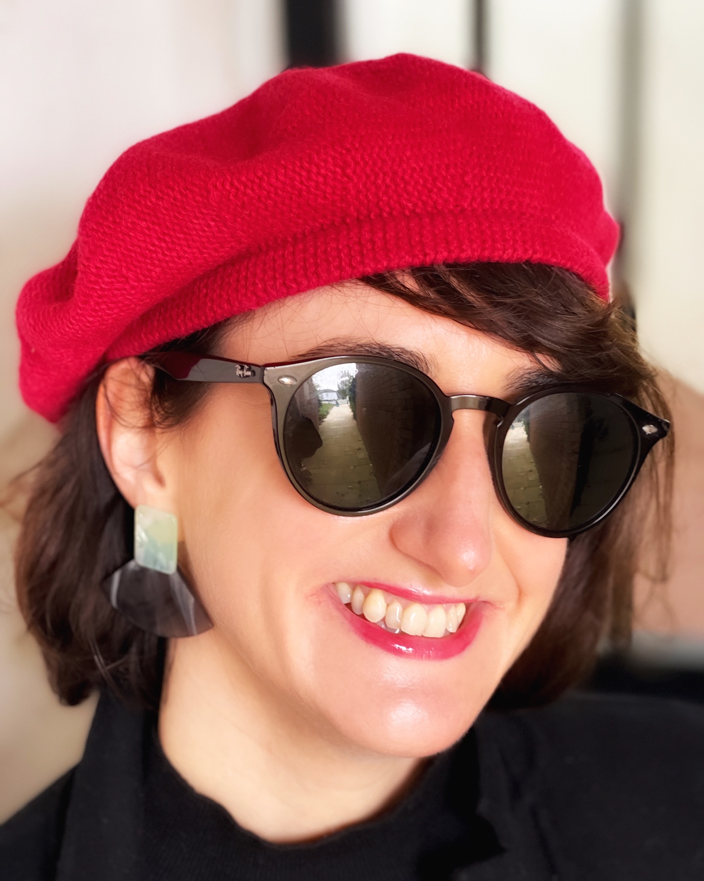 The perfect staple item in any wardrobe.
Not sure what style of hat, colour or material suits you best?
Find out by checking out my services on my website. Head to my bio and click the link.
Berets are a great addition to any capsule wardrobe. They are timeless, classic and elegantly chic for all ages, adding sophistication to any outfit and a fabulous way to express your personal style.
My gorgeous client wears a beautiful cool red in light weight material. Perfectly matched to her personal colour & style preference.
Styled by Wilma @wgimage
📸 @wgimage
#hat
#beret
#ootd
#outfit
#stylecoach
#imageconsultant
#colour
#style
#colour
#capsulewardrobe
#personalshopper
#virtualstylist
#wardrobestylist
#lookbook
#stylebook