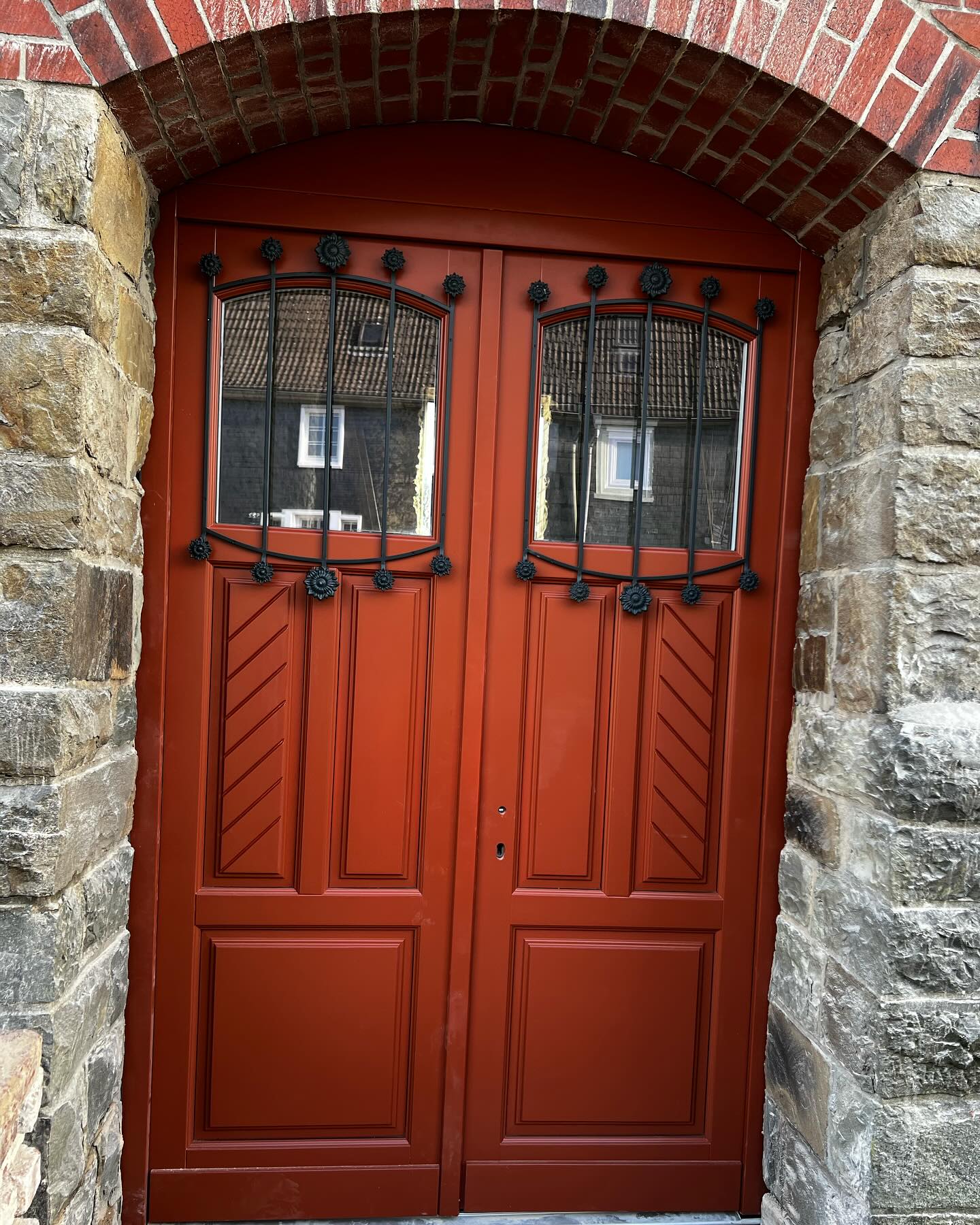 Guten Morgen ☀️
am Freitag wurde schon die neue Tür - natürlich mit der Abstimmung mit dem Denkmalamt - in unserem zukünftigen Büro 🏛️ eingebaut.
Die Sanierung geht jetzt richtig los 🏗️⛏️🪚🛠️👷🚧🧱wir halten Euch auf dem Laufenden…
Guten Start in die neue Woche,
Rebecca & Philipp
.
.
.
#denkmalimmobilien
#steuernsparen
#denkmalafa
#steuernsparenmachtglücklich
#immobilieninvestment
#werteerhalten
#jugendstil
#kfwförderung
#kfw
#kapitalanlage
#nrwinvest
#denkmal-nach.com