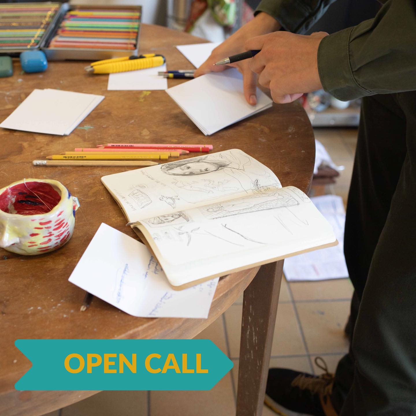 De maatschappij als artistieke speeltuin
~
Open call
voor Kunstenaarsresidentie
Moktamee nodigt beginnende kunstenaars en kunstenaarscollectieven uit om deel te nemen aan ons nieuwe residentieprogramma (zonder overnachting). Het doel van deze residentie is om kunstenaars tijd en ruimte te bieden voor een vrij artistiek onderzoek met plaats voor experiment. Enige voorwaarde is dat het een project met maatschappelijke impact is.
Meer info op
www.moktamee.be/opencall of check onze link in bio
#moktamee #opencall#artistresidency #kunstenaarsresidentie #herentals #maatschappelijkgeëngageerdekunst #expositie #publiekekunst #residency #artresidency