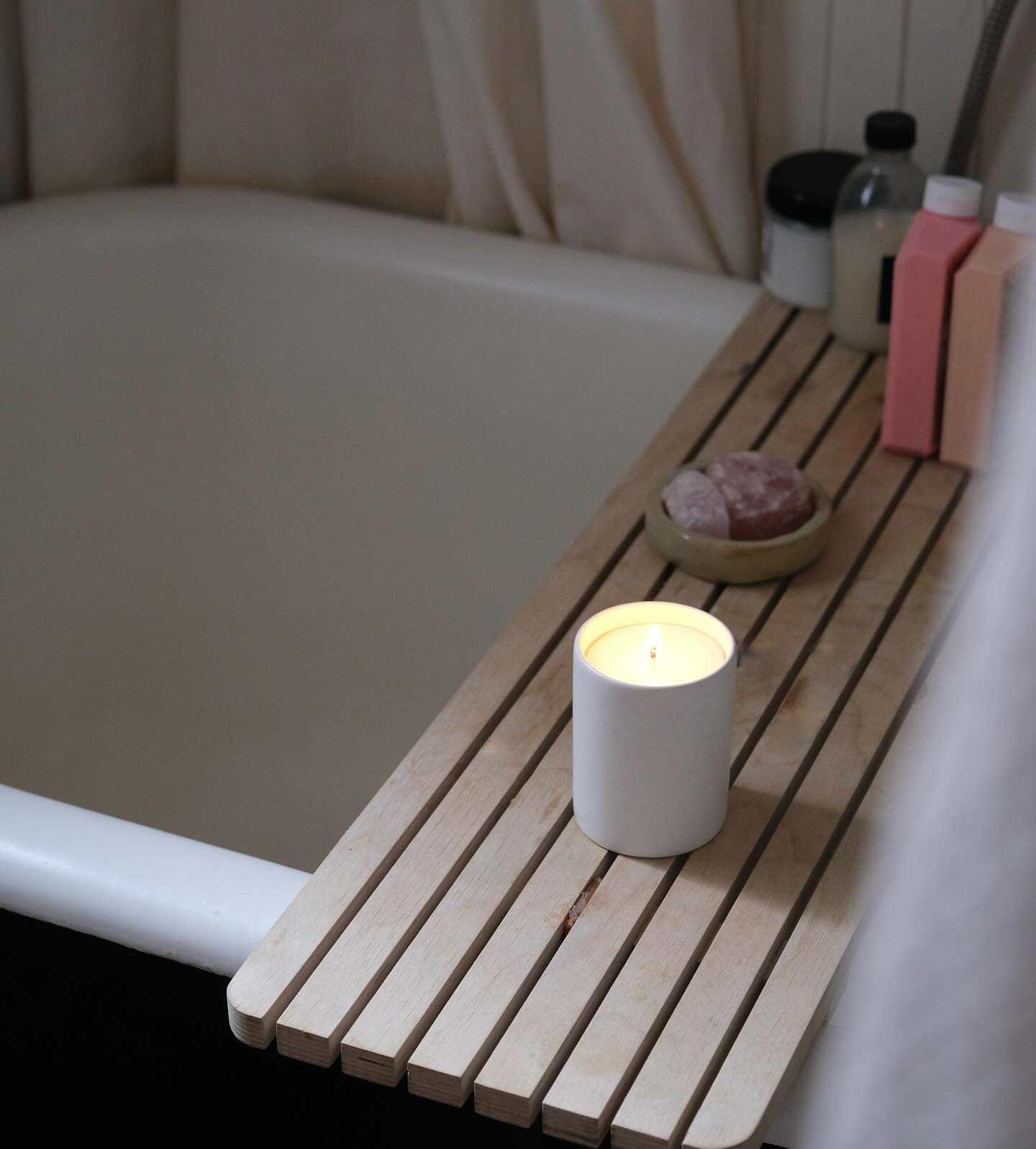 Life’s best moments are often intertwined with scent. What memories does our signature aroma awaken in you? 🌿✨
Whether you’re nationwide or local - Shop conveniently on our website or swing by our Woodstock studio for pickup. Link in bio.
#RekindleCandleCo #LocallyMade #HomeFragrances #HomeDecor #ShopLocal #NationwideShipping