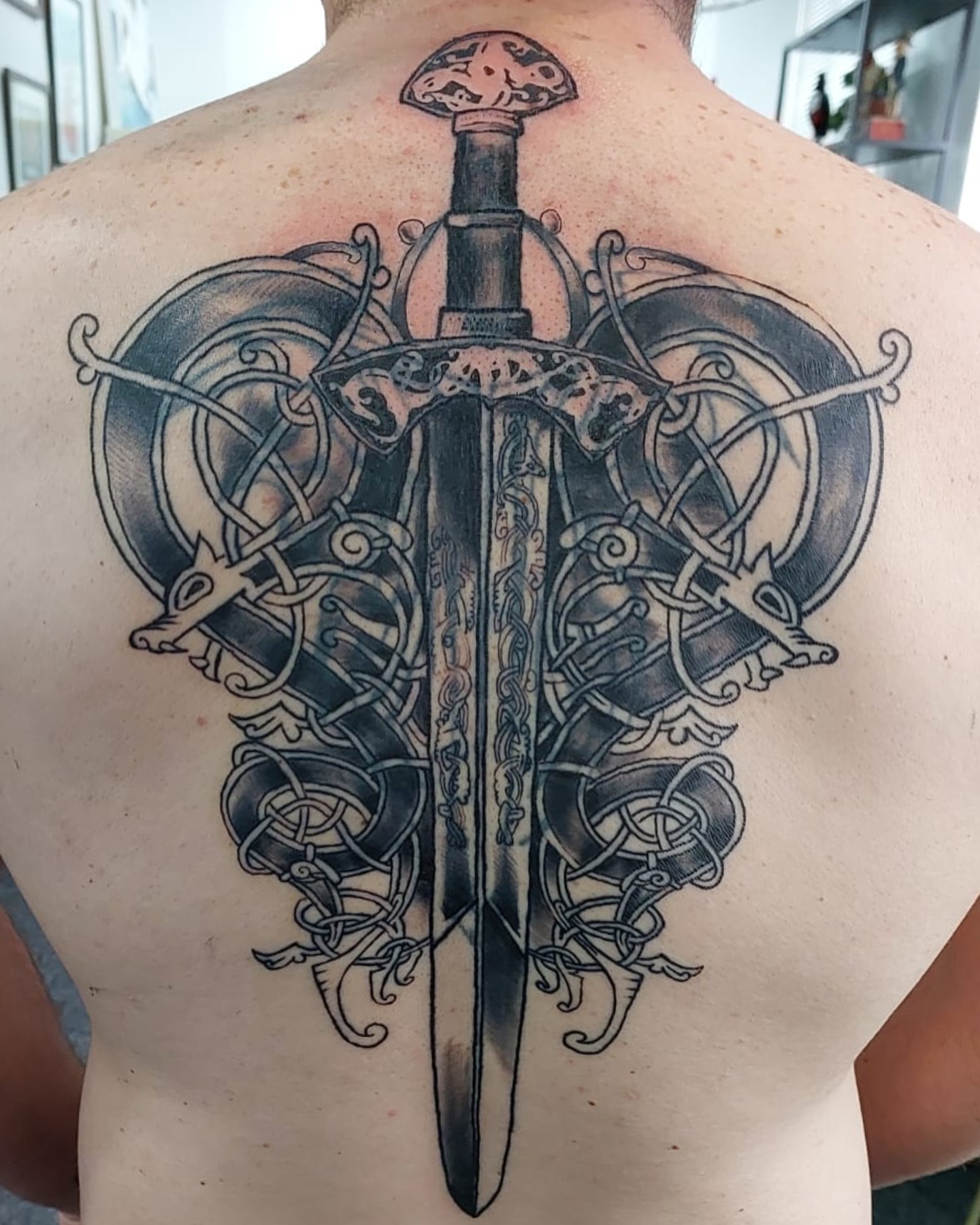 Milo did this cover up for Kyle who came in all the from Hoedspruit! Thanks Kyle, we appreciate you 🤩
#mrluckystattoo #capetowntattoo #capetowntattooartist #capetowntattoostudio #capetowntourism #tattoossofinstagram #inkstagram #tattooideas #tattoolove