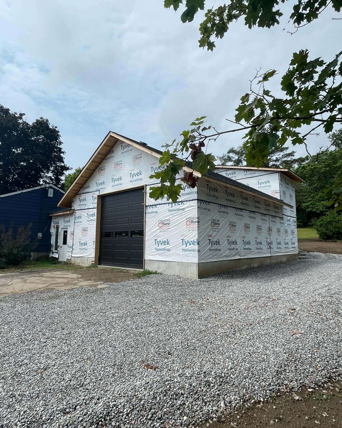 30’x40’ shop addition we did back in the spring!
Huge thank you to Frameworks Custom Carpentry (@maczbieranek) for all the help!
Stay tuned for exterior finish photos!
#shop #garagebuild #framing #customcarpentry #addition #northumberland #custombuild #workshop