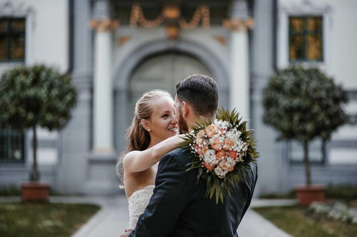 ✨
.
.
.
#hochzeitsfotografin #gettingready #hochzeitsfotografaugsburg #fotografin #weddingphotography #wedding #weddinginspiration #weddingday #videografin #weddingphotographer #photography #weddings #photographer #photooftheday #destinationwedding #weddingphoto #bridal #weddinginspo #instawedding #engagement #photoshoot #brideandgroom #couple