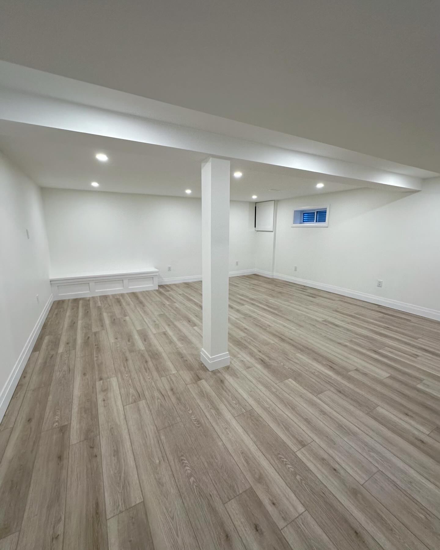 We are very pleased with how this basement renovation turned out! From storage room to another living space.
Complete renovation including:
- Framing.
-Electrical rough ins/completion.
-Drywall/taping.
-Painting.
-Flooring.
-Doors/trim.
-Stairs.
#basement #basementreno #whiteinteriors #endlessopportunities #somuchroomforactivities #mancave #recroom #basementremodel #basementdesign #flooringideas #trimwork