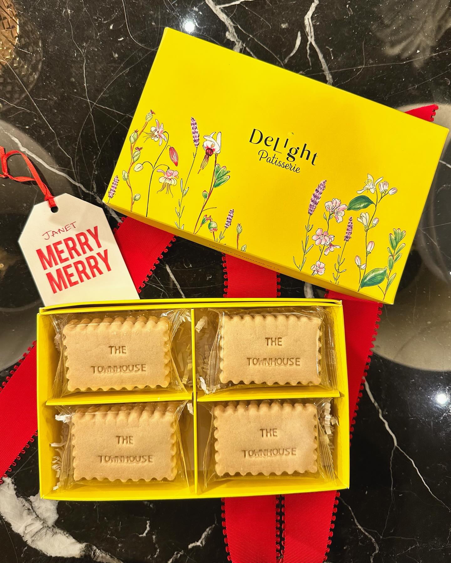 How sweet are these personalized cookies I received from a friend today! The most thoughtful little treat 🎁✨