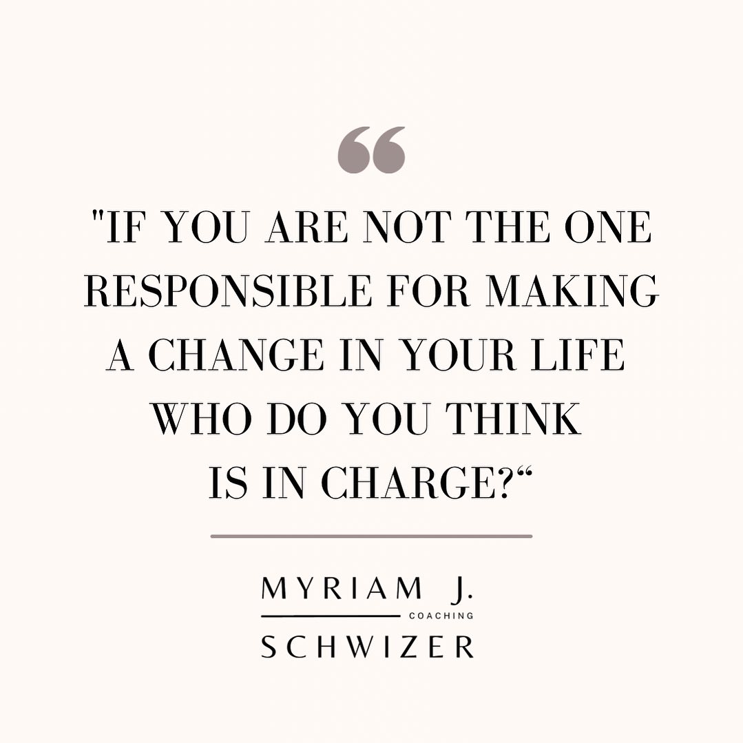 « Sch****e, jetzt gibts keine Ausrede mehr.. » in Kombination mit « Erleichterung, dass man der Situation nicht ohnmächtig ausgeliefert ist », erkenne ich regelmässig in den Blick meiner Klient:innen, wenn sie realisieren, dass sie im Driver-Seat sitzen - dass es ihre eigene und alleinige Verantwortung ist, aktiv etwas zu verändern. Einfach Gold wert!
Und dann wird erstmal herzhaft gelacht, bevor es ins motivierte Ärmelhochkrempeln und entwickeln eines Action-Plans geht.🚀
#ärmelhochkrempeln #durchstarten #lovemyjob #change #changemakers #myriamschwizercoaching