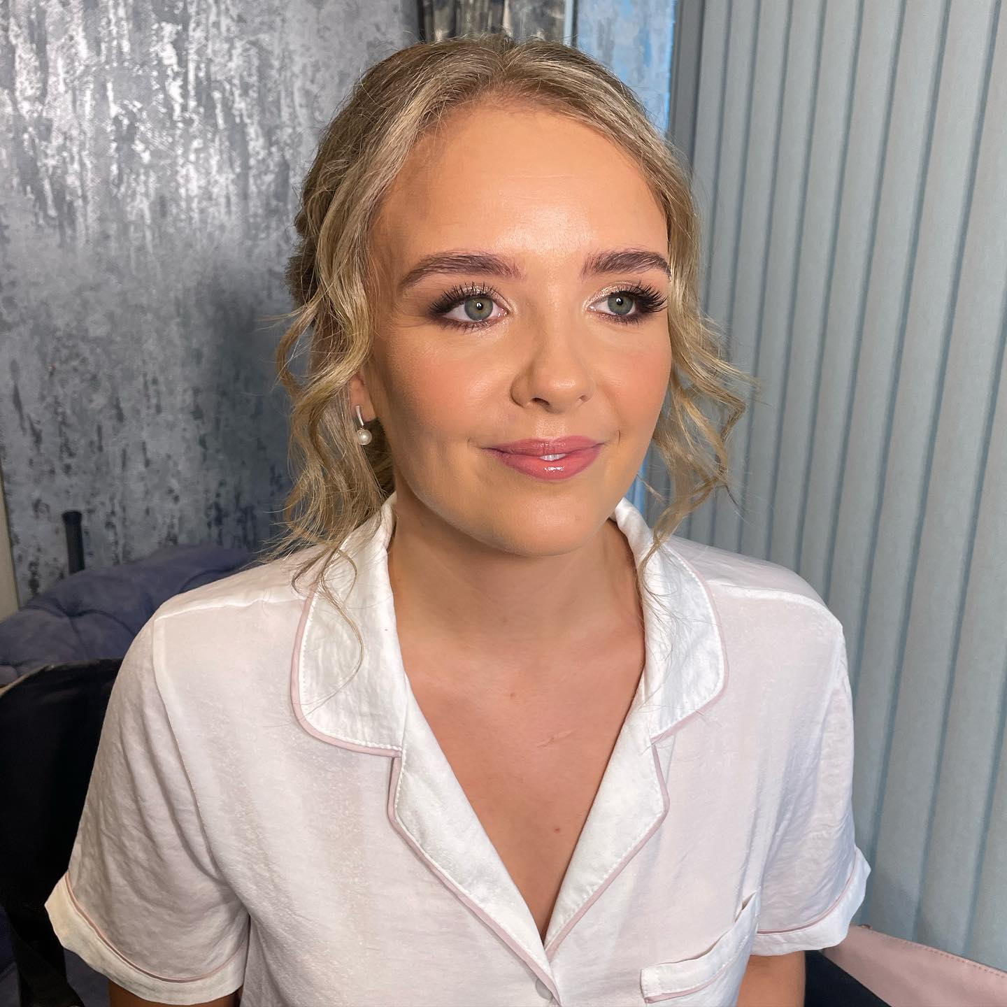 Stunning Bride Lucy 🤍
HMUA @fayekenyonhairandmakeup
VENUE @west_tower
@natashadenona
@schwarzkopfprouk
@makeupbymario
@charlottetilbury
@narsissist
@babylissprouk
#hairandmakeup #bridalmakeup #bridalmakeupartist #bridalhair #bridalhairstylist #makeupartist #hairstyle #softglam #bridalinspiration #bridalinspo #bride #bridesmaidshairandmakeup #bridalglam #winterwedding #autumnwedding