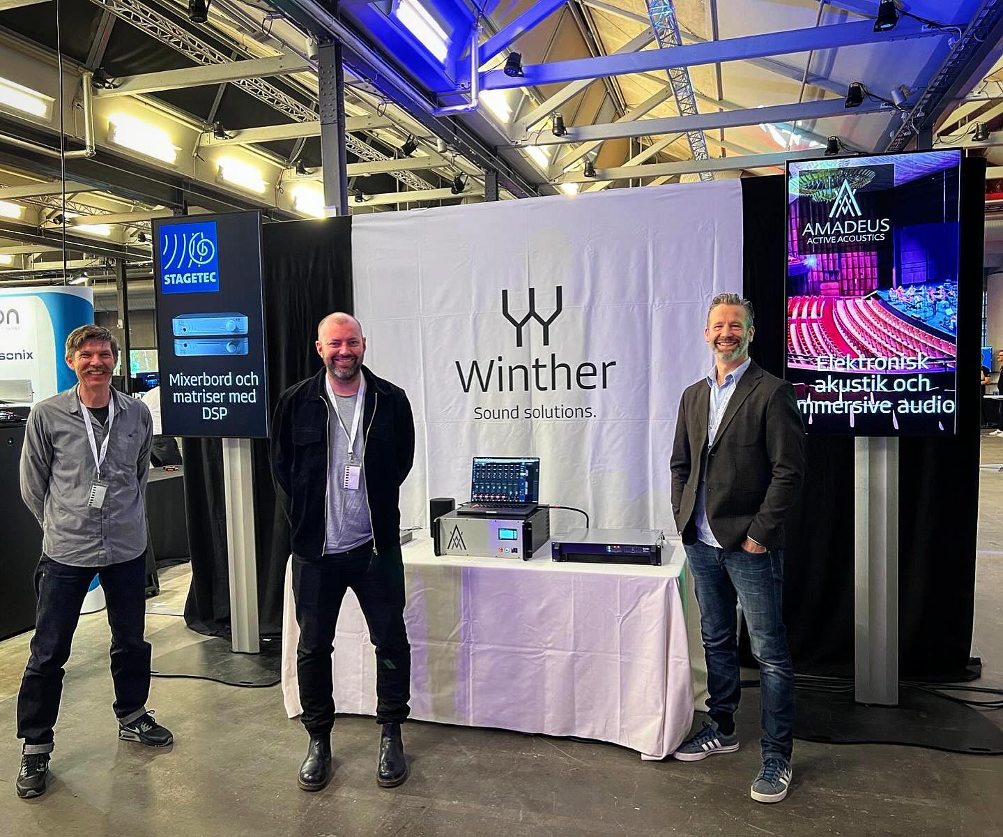 Nu är vi i Stockholm efter en dag på kontoret! Kom till Nacka Strand Möten & Event och häng med oss. Öppet mellan 10 och 16.
#wssab @linearesearch @amadeusacoustics @stagetec_gmbh @martinaudio @monitorroadshow #monitorroadshow