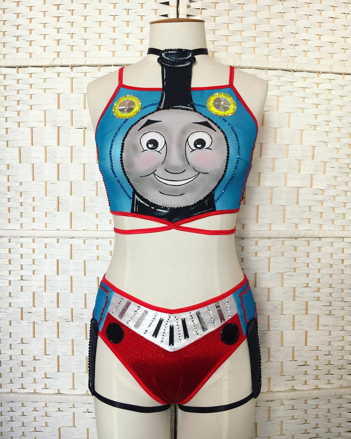 Who remembers this totally unhinged costume?! CHOO CHOO SLAYYYY 👅❤️🔥
I’m about to start regularly posting again after a 2023 social media hiatus.
I think I’ll explain things in some depth in future posts, although there is a strong temptation to be a ~digital enigma~ because that’s how all the cool kids be.
Who’s looking forward to seeing a butt load of new costumes?!
#costumedesign #custommadeclothing #customcostume #smallbusiness #locallymade #polecostume #poledance #aerialcostume #polewear