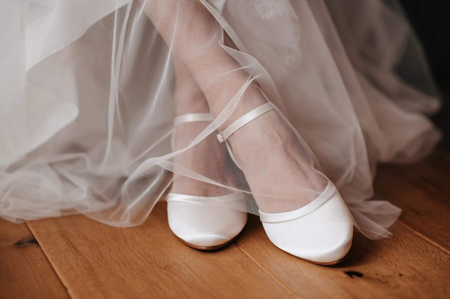 Getting ready for the big day ✨👠
.
.
.
#hochzeitsfotografin #gettingready #hochzeitsfotografaugsburg #fotografin #weddingphotography #wedding #weddinginspiration #weddingday #videografin #weddingphotographer #photography #weddings #photographer #photooftheday #destinationwedding #weddingphoto #bridal #weddinginspo #instawedding #engagement #photoshoot #brideandgroom #couple