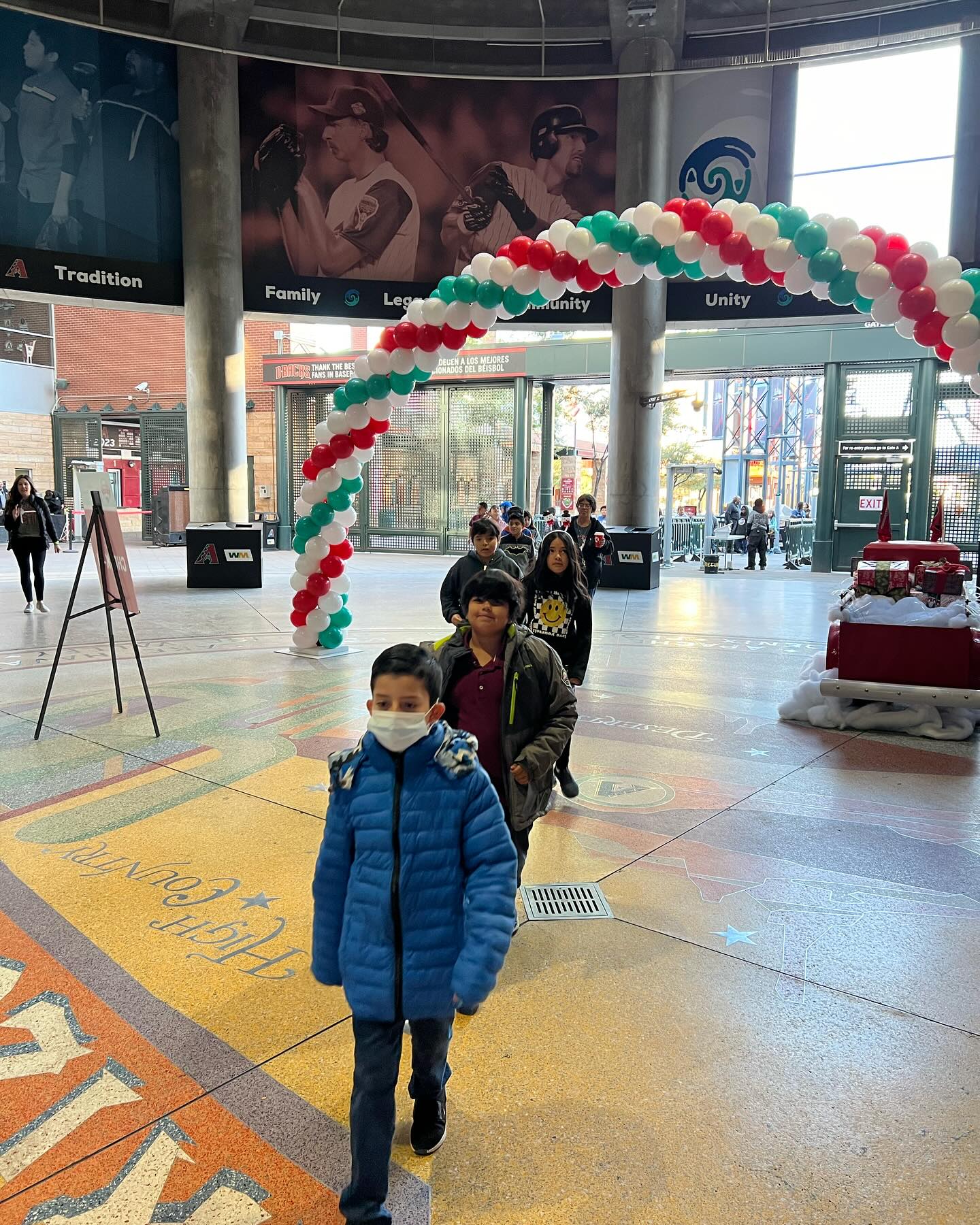 Thank you to the @dbacks for continuing to invite us to the Winter Classic! Our kids always have a BLAST! Very grateful for all the goodies our students received!
#diamondbacks #mlb #chasefield #dbacks #adpeagles