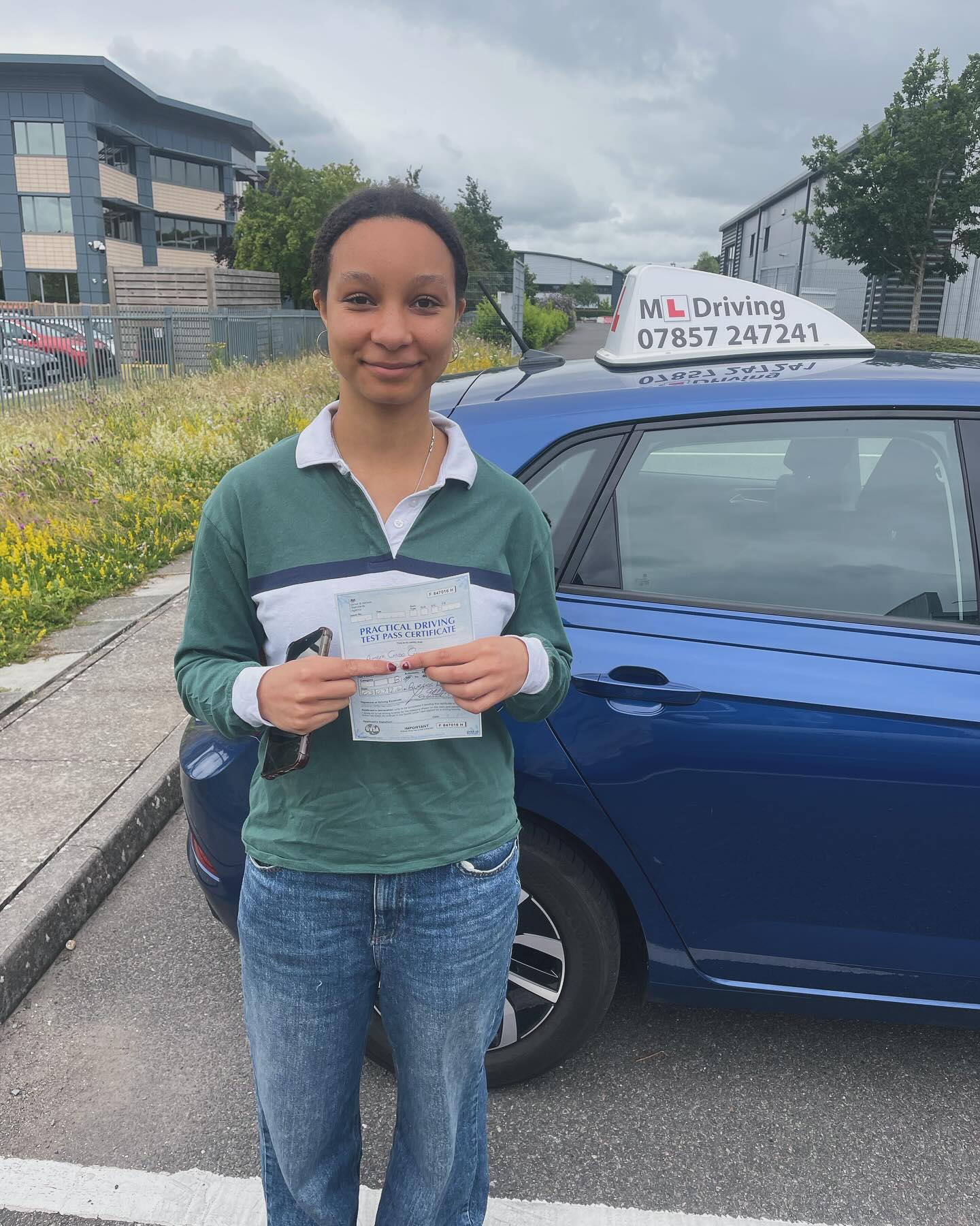 Congratulations to Amber for passing your test at the first attempt.You’ve worked really hard for this today and had a fantastic drive .Good luck with university,it’s been a pleasure working with you.
#drivingtestpassed #firsttimepass #safedriverforlife #youdidit #mldriving