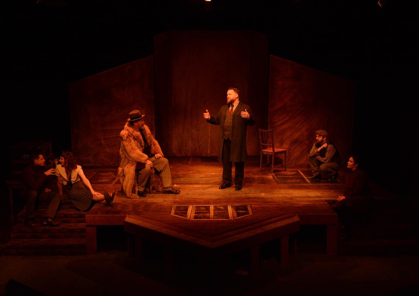 Happy opening night to Indecent! This moody paper paneled set sits on a painted house facade with rafters sinking into the floor, and a few other hidden tricks 🤫
Produced by @apublicfit
Lighting Design by @lavendertouchhealing
Costume Design by @kendrafaithdesigns
Sound Design by @heyitsconstance
#scenicdesign #scenicdesigner #paulavogelsindecent #scenography