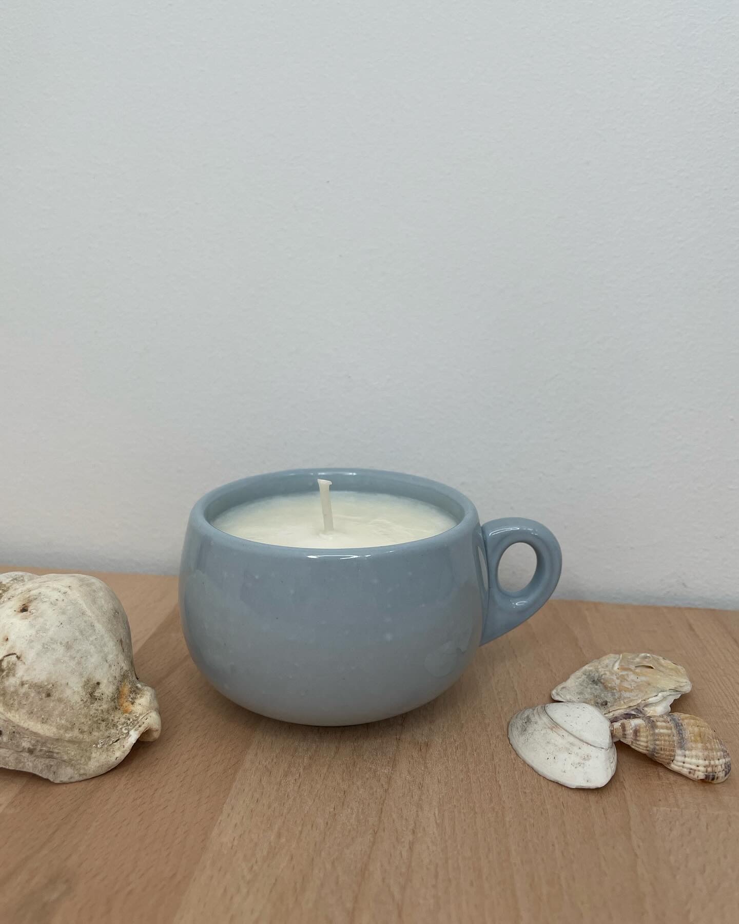 ☀️☀️VENDUE☀️☀️
Vous prendrez bien un thé ?
Découvrez la nouvelle bougie coulée dans une tasse et parfumée au monoï.
Bougie de 120g - modèle unique -
Disponible en click&collect et envoi dans toute la France 🇫🇷 en colissimo ou en relais pick-up.
#bougie #monoi #tasse #artisanat #art #cire #shop