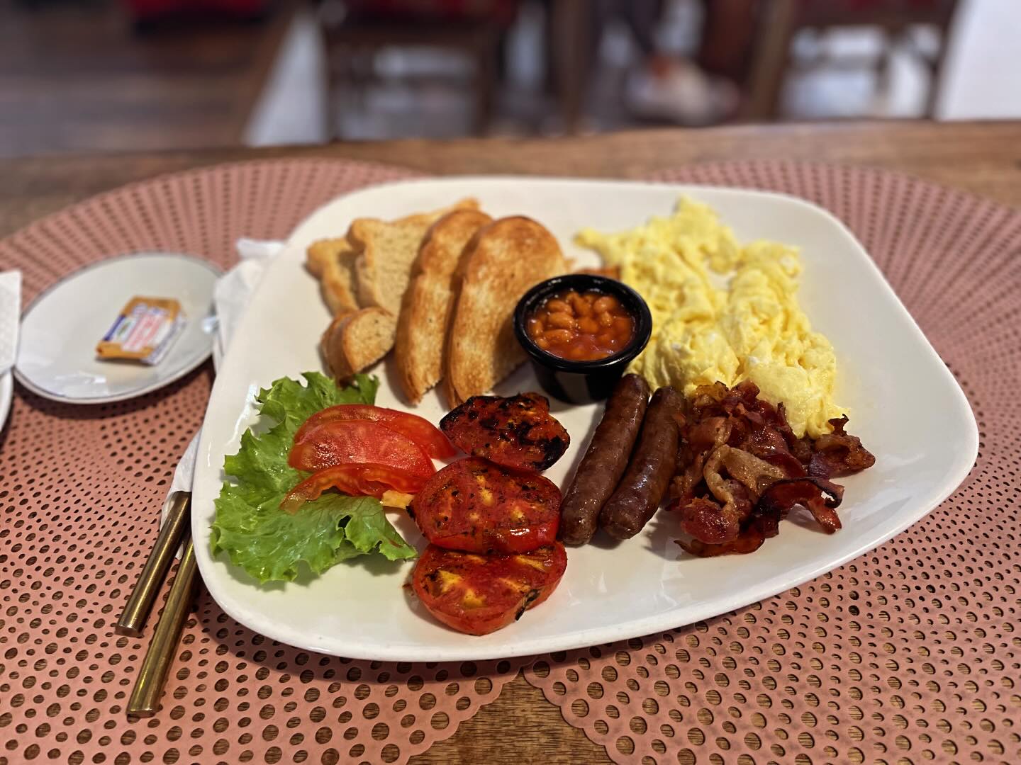 Yes you can get a full English breakfast in Grenada … at our cafe in Spiceland Mall near the bank. It’s available from 8am to 6pm. Don’t miss out.
.
.
.
@spicelandmallinternational @grenadaco_opbank @afiventourandco @century21grenada @flowgrenada #grenada #puregrenada @ghtaorg #breakfast