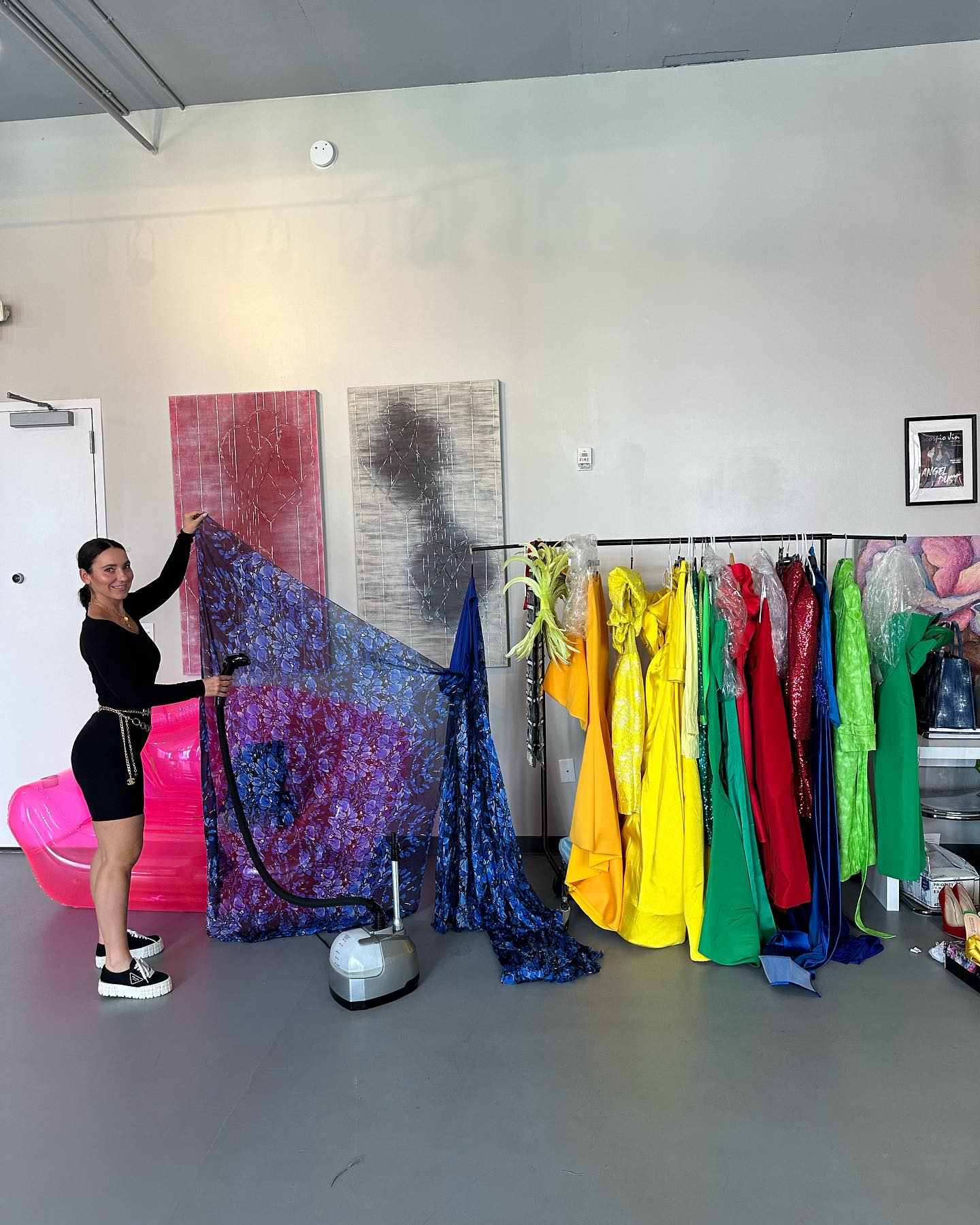 Happy Friday!! We survived another week 😅🎉🎉🎉 #lifeofastylist