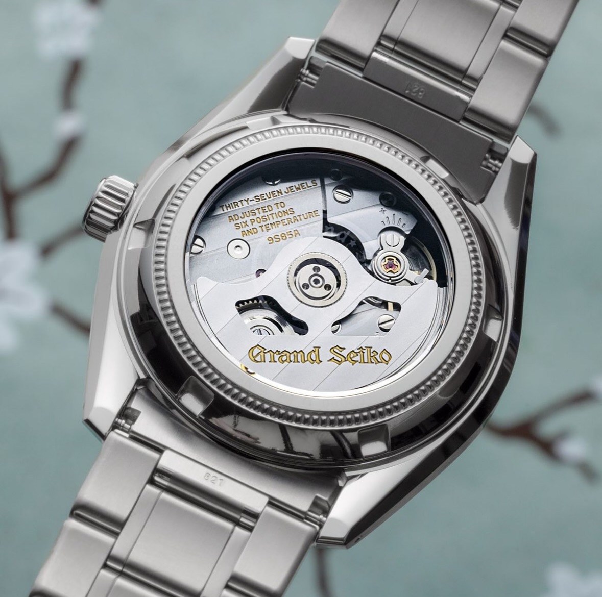 The self-winding 9585 Caliber by @grandseikousa
Come visit their boutique at @rodeocollection