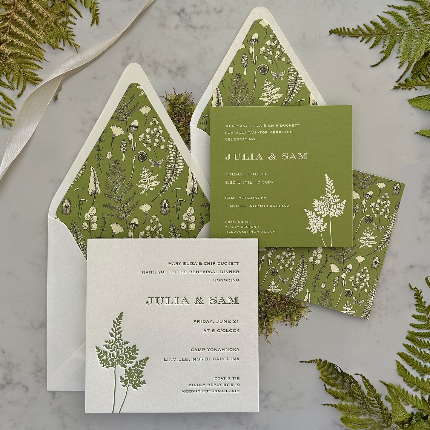 The color, the pattern, the ferns, the double thick letterpress… these are a few of my favorite things 😍🌿🍄 (for a few of my favorite people)
#letterpressinvitations #envelopeliner #rehearsaldinner #welcomeparty #custominvitations #mountainwedding #ncwedding #linville #linvillewedding #invitationdesigner