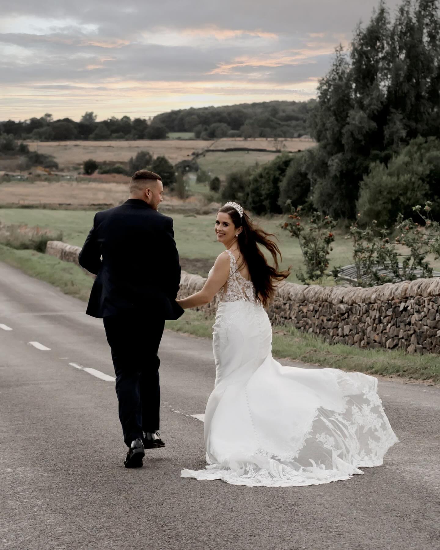 / / OUT OF HIBERNATION …
& sharing some more of The Flaherty’s gorgeous day 🤍
#derbyshirephotographer #nottinghamphotographer #sonyphotography #preweddingshoot #derbyshiredales #weddingphotos #weddinginspo #bridalinspo #bridalphotoinspo #bridalphotoshoot #coupleshoot #weddingphotography #weddingdiscount #derbyshireweddings #nottinghamweddings #ukweddings #weddingportrait
