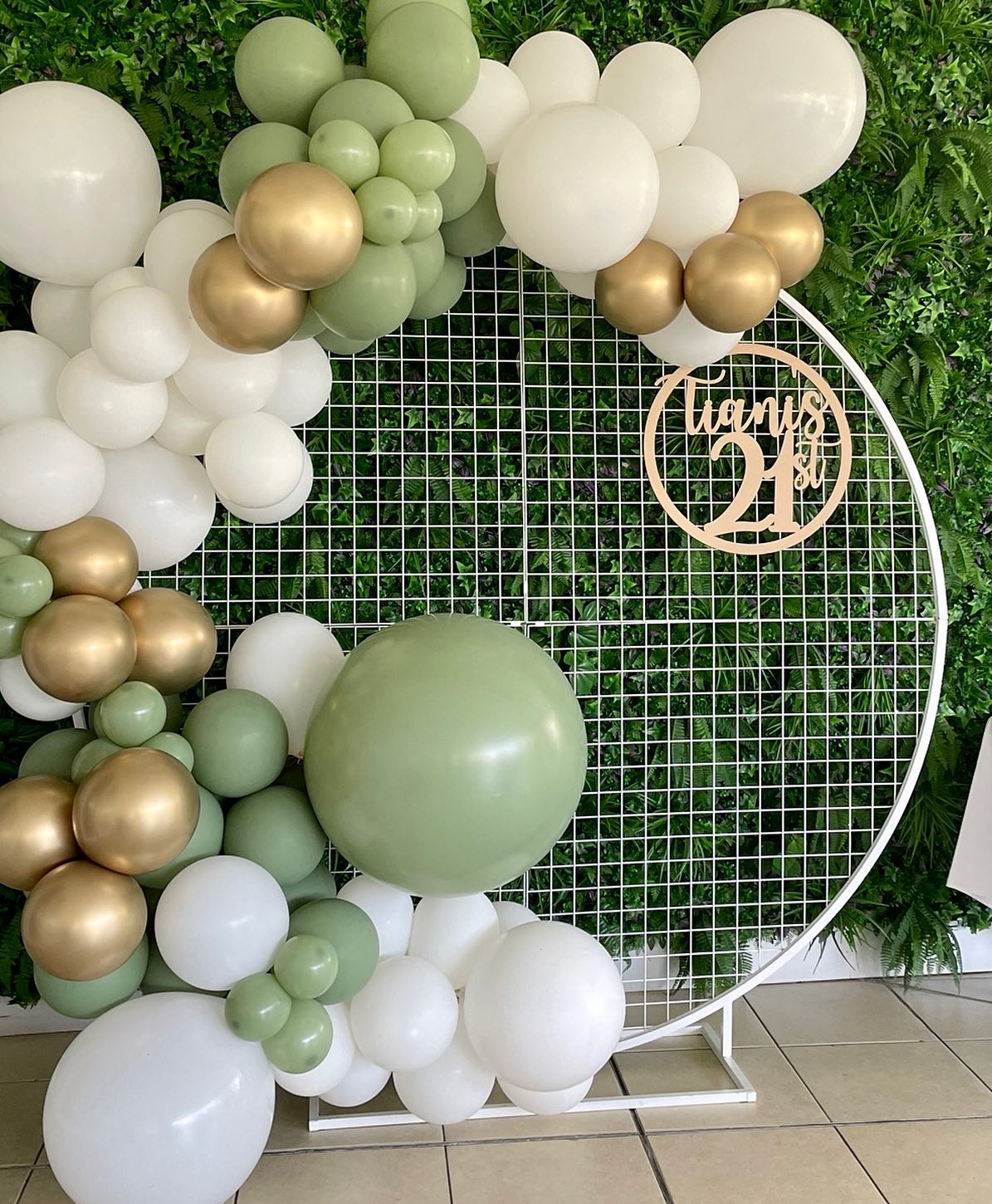 Summer 21st vibes! #colourpop #partyinspiration #partydecorations #birthday #birthdaydecoration #decoration
#balloons #balloongarland #balloondecor
#balloon #balloondecor #balloongarland #balloonart #balloondecorations #balloondecoration #sydneytalent #centralcoastballoons #organicgarland #organicballoongarland