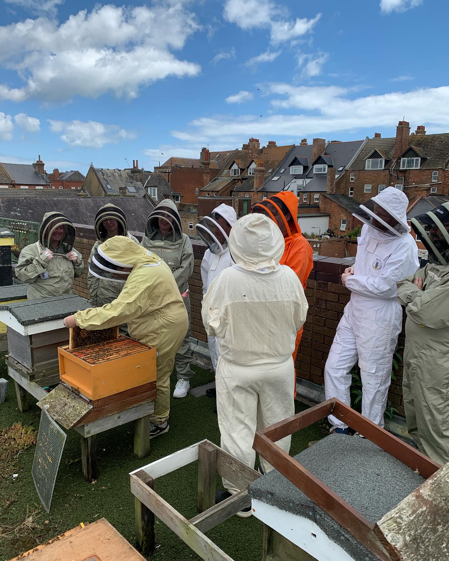 Been having some great beekeeping experiences over the last couple of weeks. Hands on with the bees and tasting the honey too 😋! @groundedcommunitycharity #bee #bees #beesuk #honey #honeybees #beekeeper #beekeeping #beeofinstagram #honeybee #experience #experienceday #community #charity #charityevent #taste
