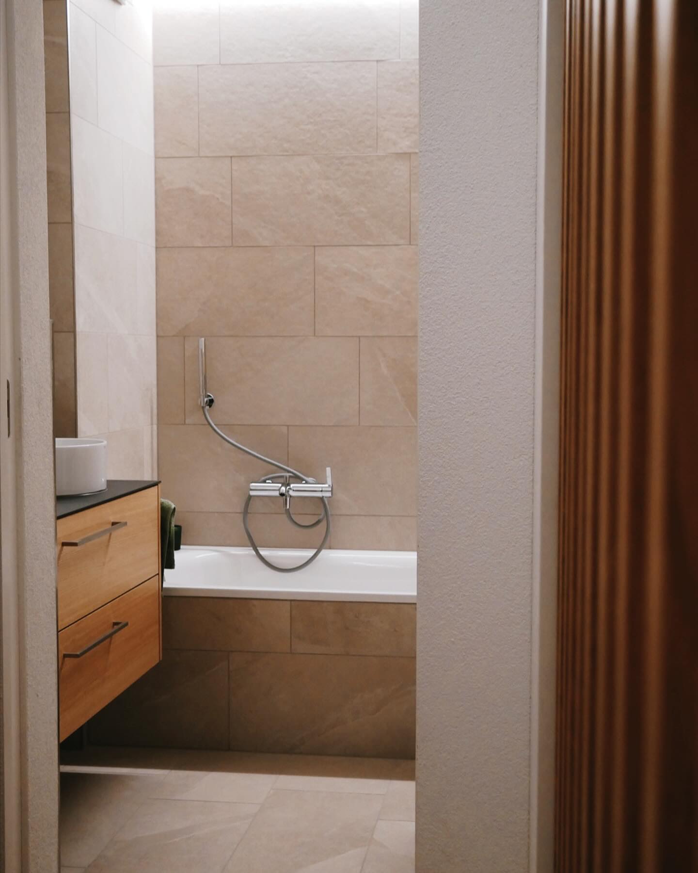 Badumbau 🛀🫧 und Garderobe 🧥
#schreiner #maßgeschneidert #handarbeit #traumbad #kundenwunsch #eiche #innenausbau #eigenheim #lebensqualität #badezimmermöbel #lavabomöbel #garderobe #traumberuf