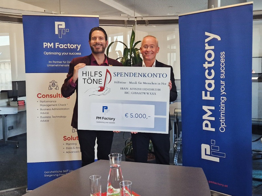 DANKE an PM PACTORY für die großzügige Spende an die HILFSTÖNE 🙌 Clemens Unterreiner dankt Herwig Fritzl für diese wichtige Unterstützung für Menschen in Not und wünscht dem ganzen PM Factory Team einen guten Rutsch in ein erfolgreiches Jahr 2024 🍀 https://pmfactory.at/ ℹ️ @herwigfritzl @hilfstoene @clemensunterreiner #pmfactory #spende #herwigfritzl #ClemensUnterreiner #kammersänger #österreich #hilfstoene #charity #unterreiner #intendant #benefiz #menscheninnot #charitygentleman #hilfstöne #danke #news 📸©️HILFSTÖNE
