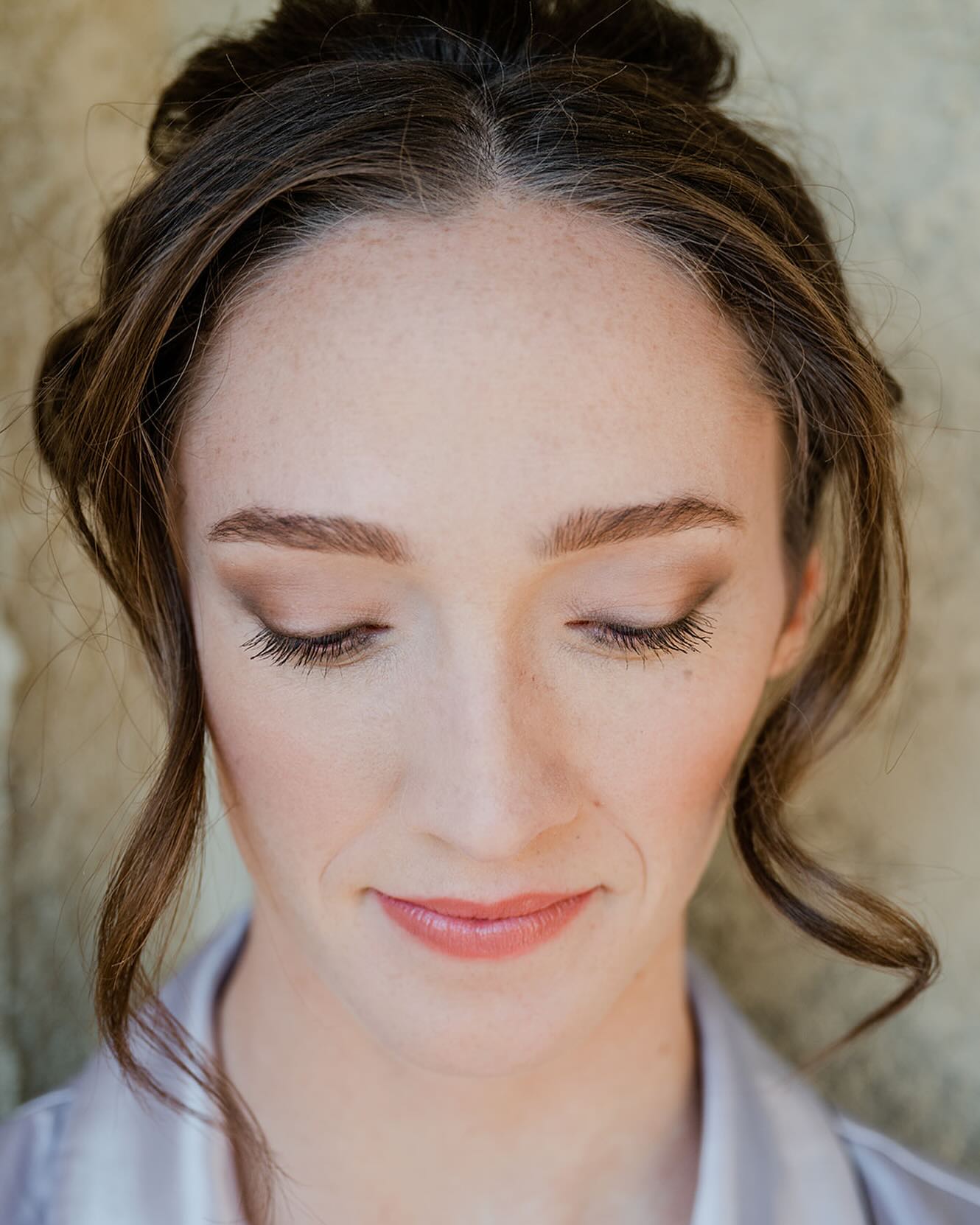 When you have flawless skin and want to show off those freckles…
.
.
.
Photo: @matlynmayphotography
Makeup & Hair by Melanie #yosemitemakeupandhair
Venue: Tenaya Lodge
.
.
.
#flawless #naturalmakeup #redheadmakeup #naturalbridalmakeup #airbrushmakeup yosemitemakeup_melanie