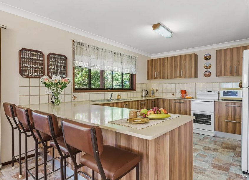 There’s a lot to like about this property that’s just come to market in Ocean Shores- great home for a renovation, good internal footprint and on one of the best streets in the suburb!
Definitely worth a look 👀
