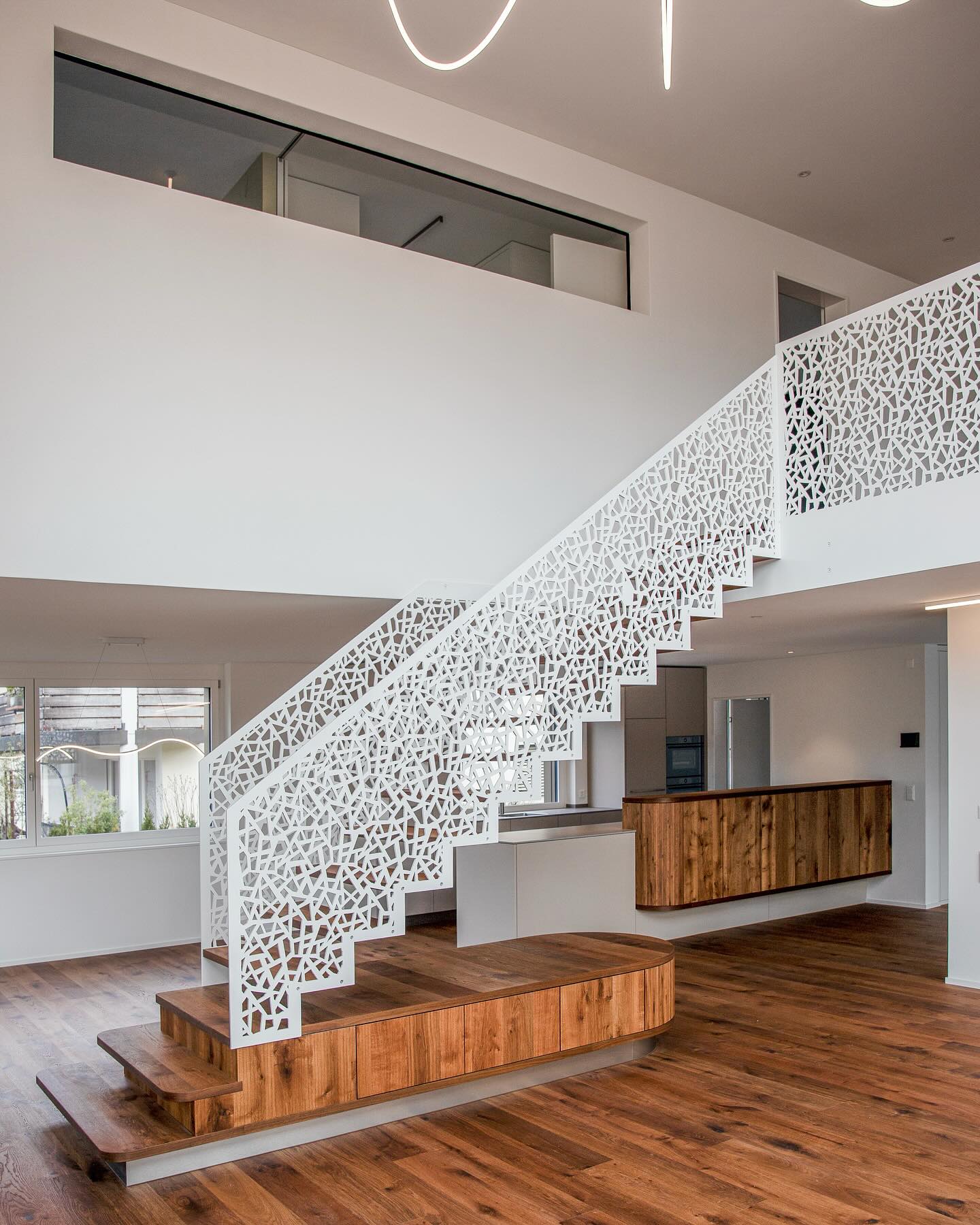 Beim Neubau dieser Traumwohnung durften wir kürzlich (unter anderem) Treppe und Küche produzieren und kreativ und modern aufeinander abstimmen.
#traumwohnung #schreiner #liebezumhandwerk #kücheninspiration #kundenwunscherfüllt #holzliebe #modernarchitecture #schreinerherz
@steinerarchitektur.ch