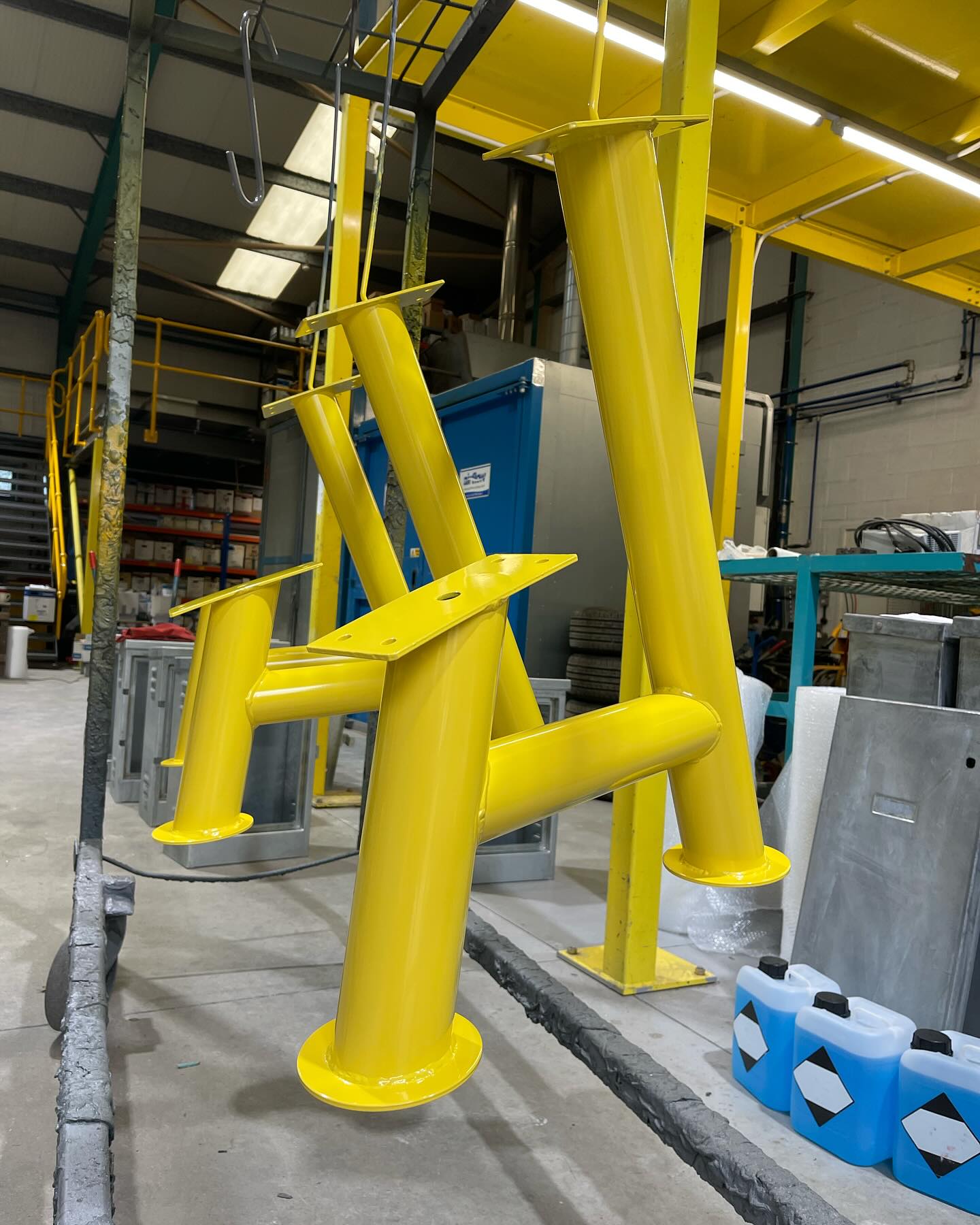 💪 Felt this one deserved its own post, extremely happy with how this first rack turned out for @fitnessyeovil
Satin Black on Gloss Yellow just Pops! 🎨
These went through quite the process, Pyrolysis Oven first to turn old paint to ash, Shot Blasted by @acblastsolutions then Sanded back smooth, Etch Primed by us, Powder Coat Primed and then Top Coated with the chosen powder colours.
@fitnessyeovil thanks again for letting us be a part of what you’re creating! Onto the next 🫡