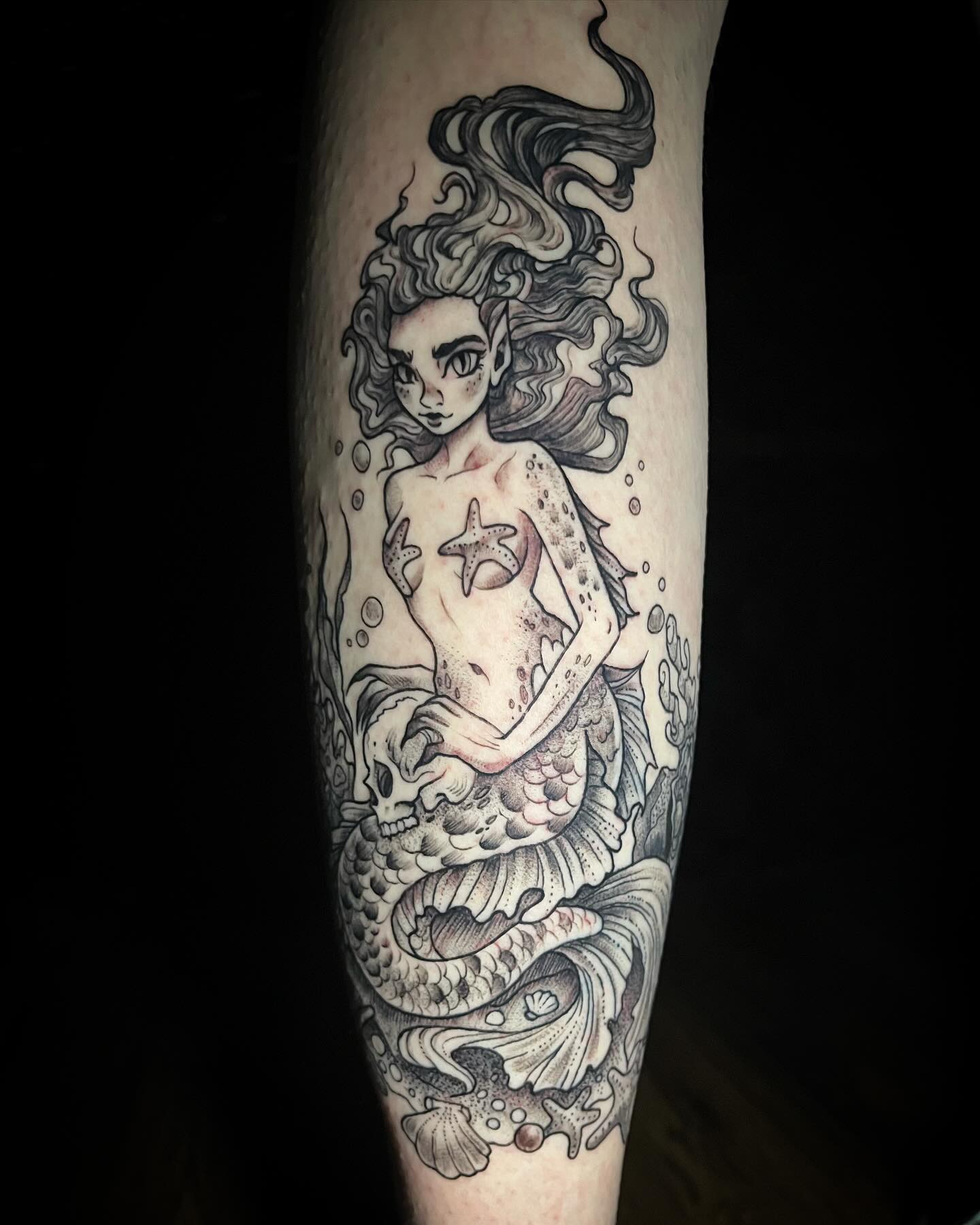 Love tattooing my illustration work!
✨2024 book is now open, email to book.
-
#mermaid #mermay #mermaidtattoo #coloradoartist #denvertattooartist #denverartist