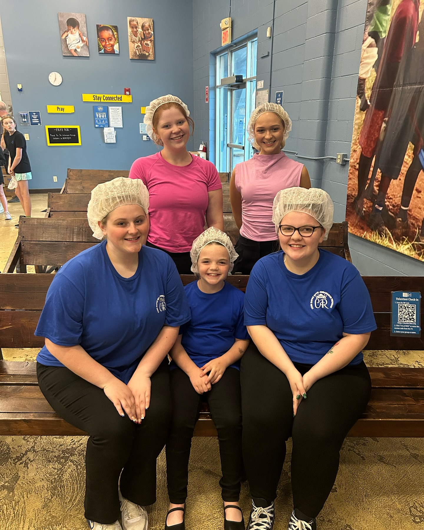 On Wednesday I had a wonderful time serving with the Coon Rapids royalty and my Miss @misscoonrapidsmn at Feed My Starving Children. As a group, we packed 25 boxes to Cuba and Greece that’s 5,400 meals in total! I’m so grateful for the opportunity we have to give back together as a group.
#missamerica #gratefulhearts #misscoonrapids #wearelegacy #missminnesota #missminnesotateen #serving #communityservice