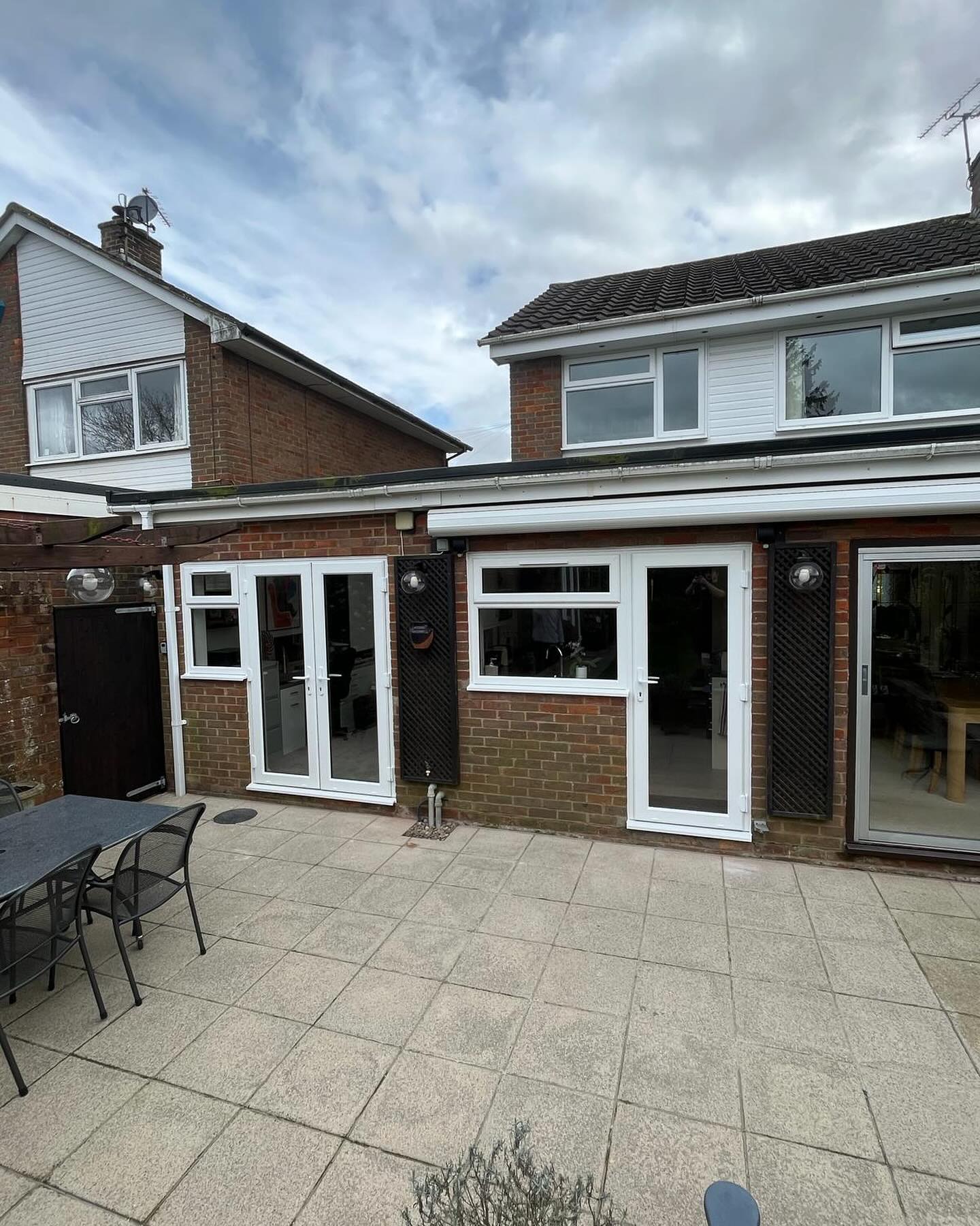 Recent installation in Prestwood of 2 new door combinations ππ
#newdoors #windowinstallation #rehau #doubleglazing #prestwood #chilterns #frontdoor #bifolds #bifoldingdoors #compositedoors