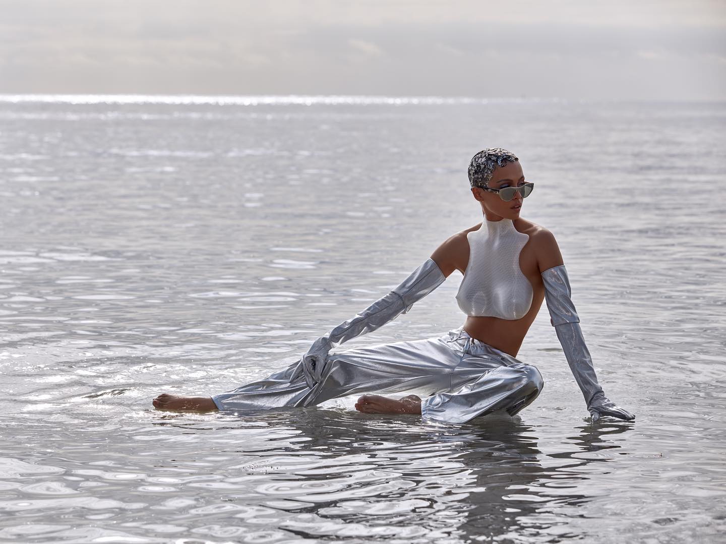 Styled by me for @glamourbulgaria
Photographer @daria.koso.photo
Muah @shani.gottlieb @agencygerardartists3
Model @camilabueno.mod
Wearing custom body armor by @ladalegina