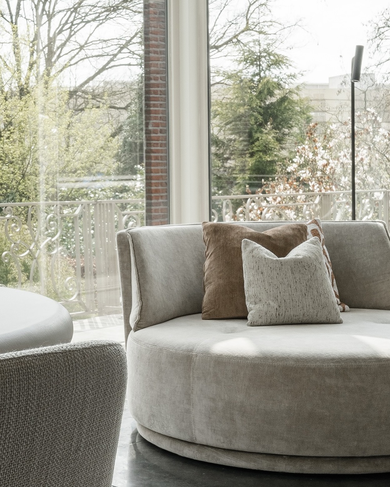 ✨Check out this beautiful project showcasing our furniture. ✨
👉🏼Everything can be personalized.
project @robi_interior