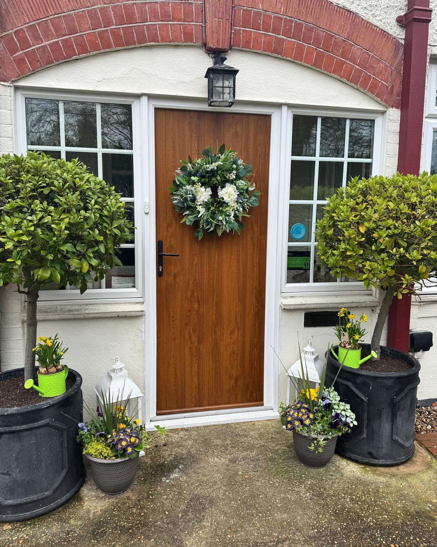 A lovely picture of a @solidorltd from our customer. We installed this front door last year, they chose this design as it best replicated the existing albeit rotten wooden door. We think it looks great π
Get in touch today for a free no obligation quote.