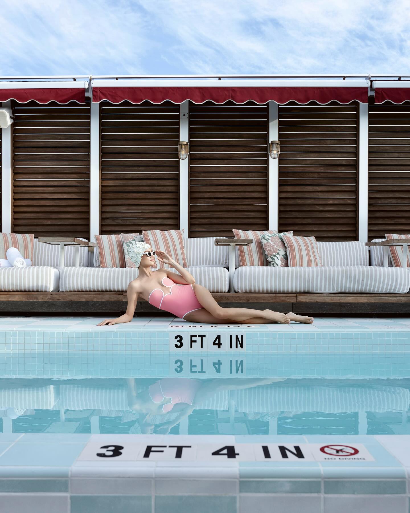 New work for @esmehotel
Styled by me @agencygerardartists3
MUAH @shani.gottlieb
Photographer @isacampomar
Model @valeriya.kuk
CD @melodymaicreative
Stylist assistant @ester_gattuso
Dream team = dream results 🎉🎉