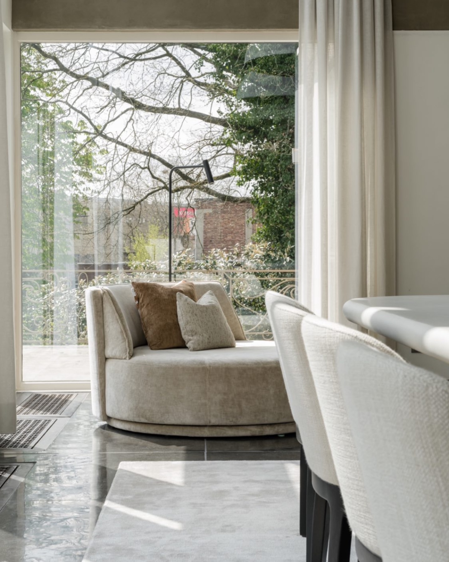 ✨Check out this beautiful project showcasing our furniture. ✨
👉🏼Everything can be personalized.
project @robi_interior