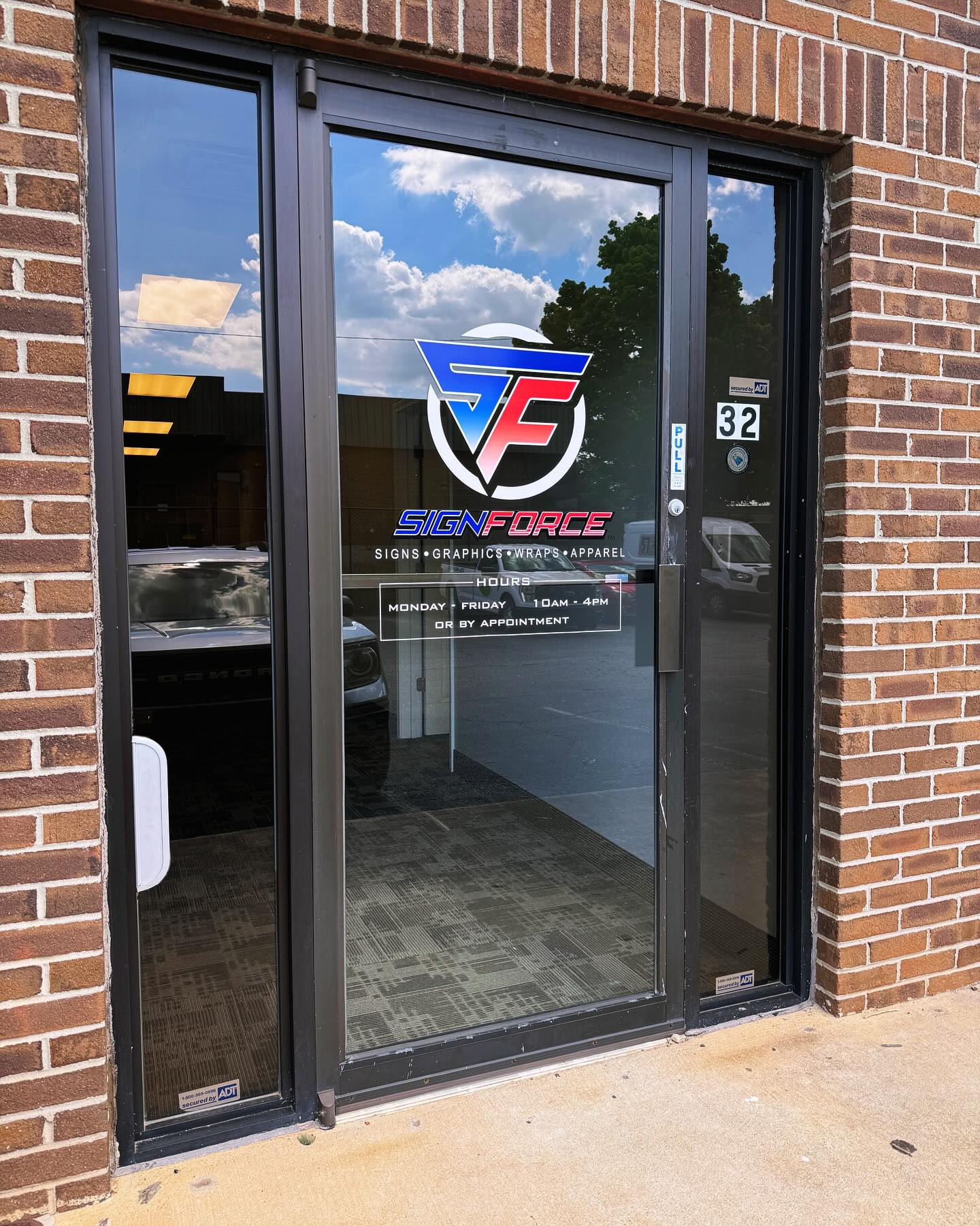 Big News!! SignForce is expanding to Greenville, SC. The same brand and products you love in Spartanburg is now closer to all of our Greenville friends and businesses. We’ll officially open in coming weeks so stay tuned. Come visit us for all your sign, graphics and apparel needs.
32 Boland Ct, Greenville, SC 29615
(Off Pelham, across from Topgolf)
#yeahthatgreenville #signshops #signs #graphics #upstatesc #acrylicsigns #businessgrowth #businessowners #signmakers