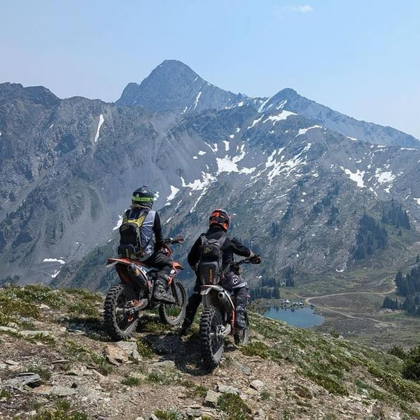 Turns out the funnest place to ride your dirtbike is the coolest place to be these days. #thealpine
🎥 @bajarat