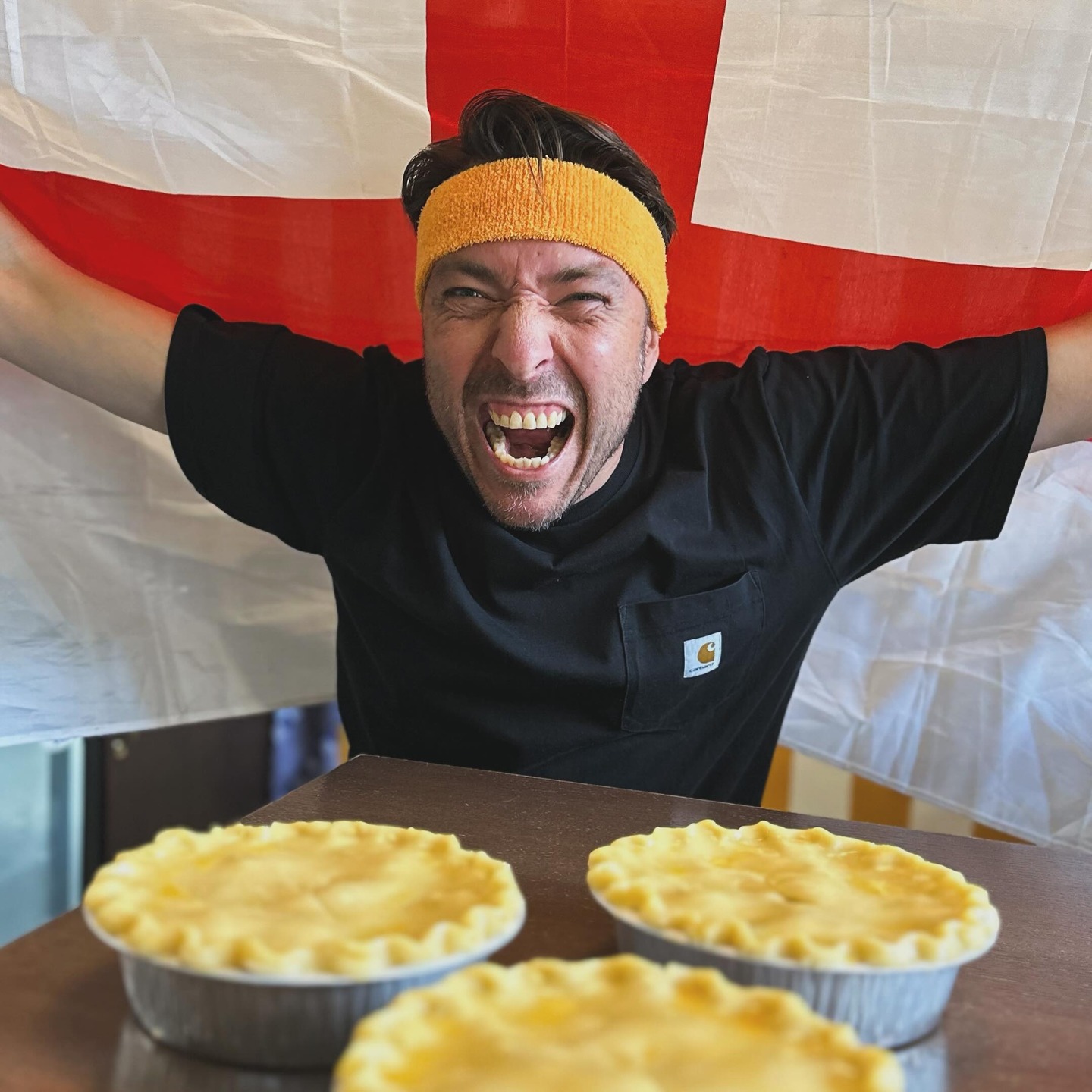 Our very own Memphis DePIE is ready for tonight 💪🏻, come and get your pre-game pies and pints at the deli 🦁🦁🦁
We won’t show the football in the restaurant, but there’s some early spots available to have dinner in style at The Cottage, to get ready for the game! 🥧🍺