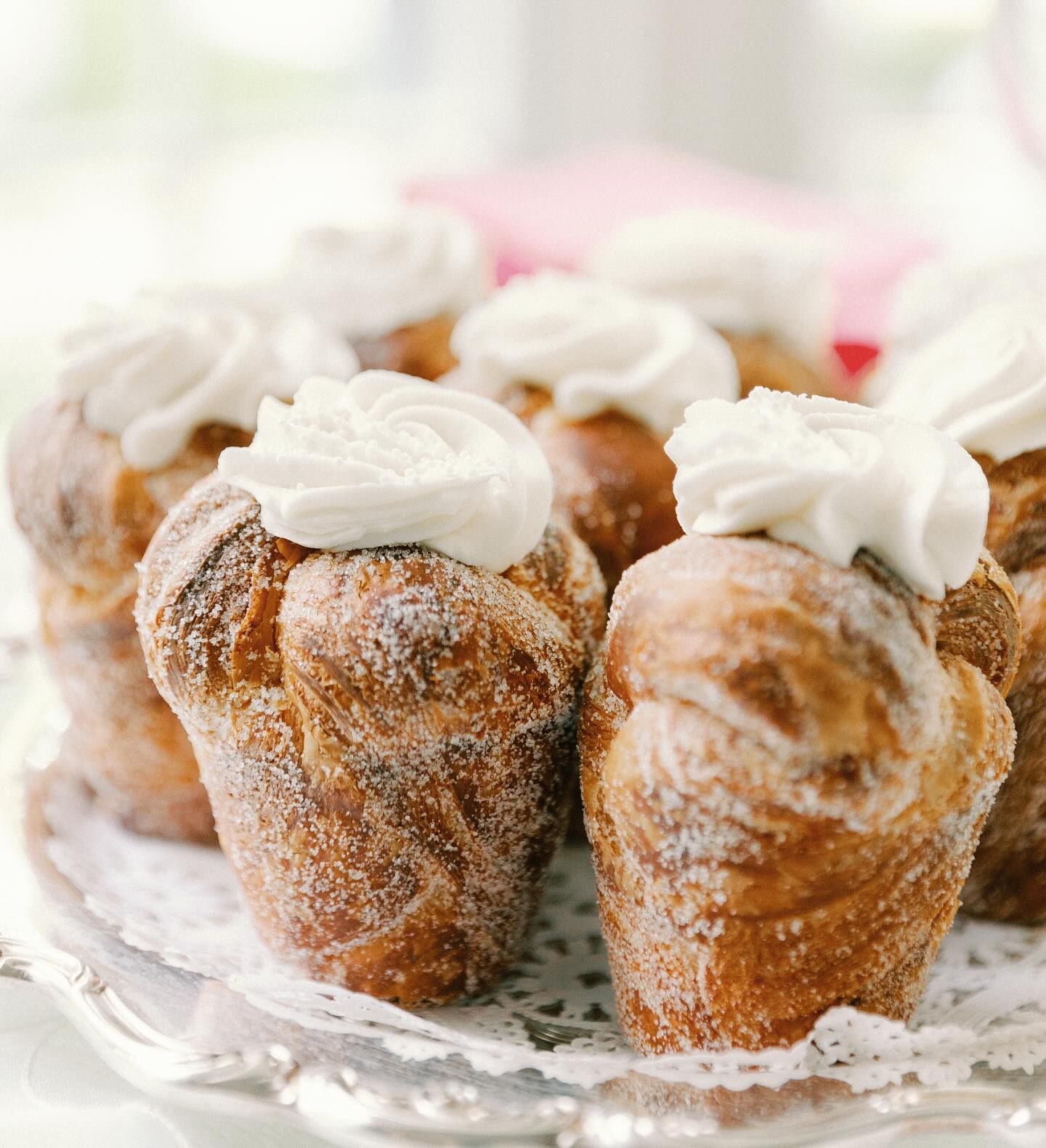 Cake lover or sweets junkie, adding a dessert bar to your wedding day will appeal to every sugar craver because it gives your guests some tasty alternatives. Desserts that are easy to grab are favored over desserts that require a plate and fork. Try incorporating small treat boxes for guests to take a few sweets home, that way your dessert bar doubles as your wedding favors (and ones that will actually get taken!)
Let us know below what your favorite wedding sweet is! Personally, we love all the desserts 😋🍪🍩🧁
EP Bride: @caitlinhshepard
Planning: @weddingsbyep
Catering: @masondixonhsv
Floral Design: @333designs
Cake: @themoonbakeshop
Photography: @jakebarrentinephoto
Ceremony Musician: @kathryn_hoppe_mcqueen_harpist
Reception DJ: @superiorsoundmedia
Rentals: @rentalallneedz
HMUA: @relook_artistry
Bridal: @modern_brides
#huntsville #hsv #alabamaweddingplanner #epweddingsandevents #alabamaweddings #huntsvilleweddingplanner #weddingdesserts #weddingsweets #dessertbar #weddingcake #weddingphotography #weddingfood