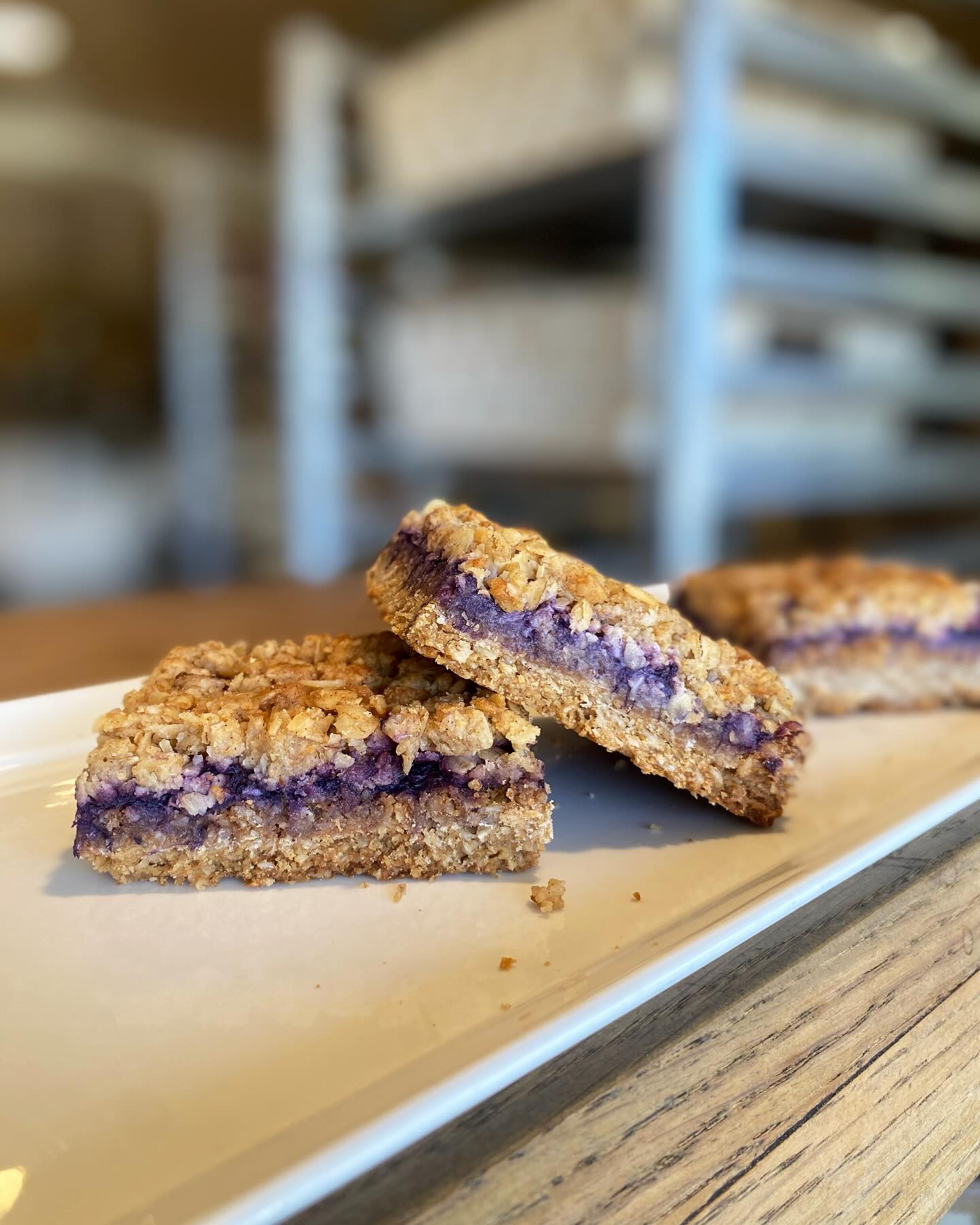 Our oat bars are gluten free, vegan, and made with homemade fruit filling that rotates seasonally. This week we are featuring mixed berry! 🍓🫐🥰 Grab one while we got ‘em!
#bijoubakery #oatbar #glutenfree #vegan #fresh #fruitfilling #cayucosca #bakery #mixedberry