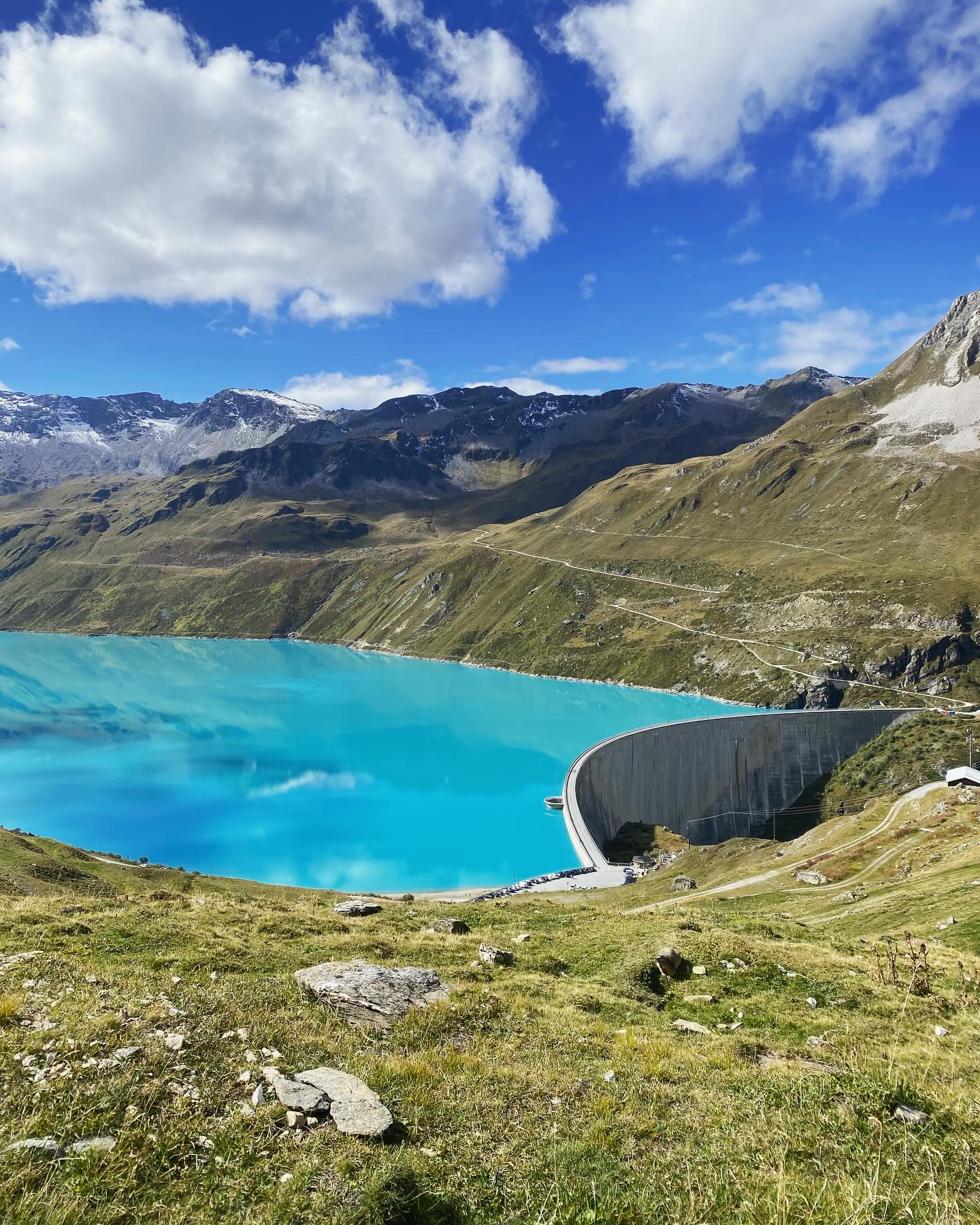 A fantastic weekend cheering on @endurancelife Lac de Moiry 30k runners ⛰️ ☀️ 🏃🏽♂️ Sunny skies and a stunning route with some great results from all of our Bergère competitors! (Plus🥉 for John on a very international podium).
#endurancelife #moiryglacier #valdanniviers #trailrunning #trailrunningswitzerland #raceday