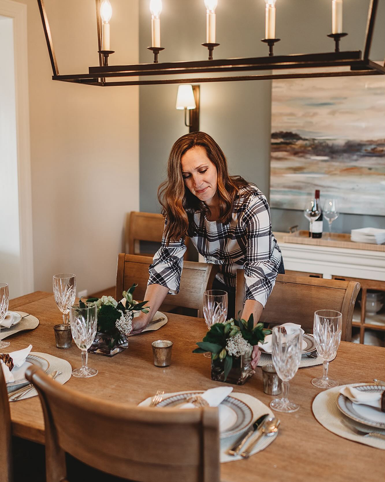 ✨Wishing everyone a Merry Christmas Eve and new year full of joy and possibilities!
Design | @hillhousedesignmd
Photo | @brittanydunbarphotography
#hillhousedesignmd #baltimoredesigner #tablesetting #tablescapes #holidaytable #simpletabledecor #littledetails