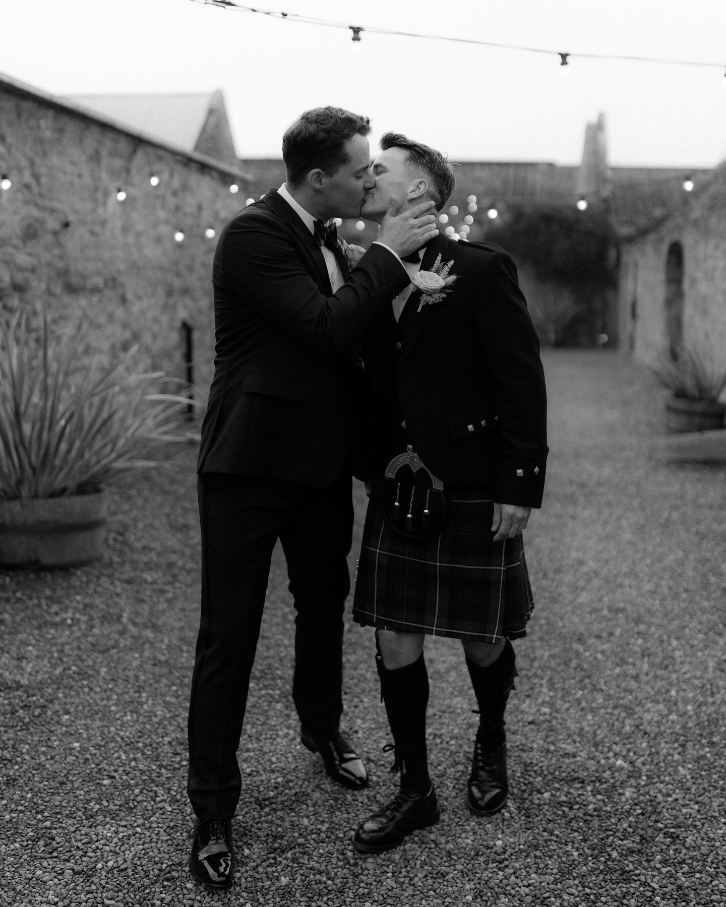 Fergal + Ben and their perfect @thecowshedcrail wedding ✨
@wearegloam
@sophiealexismakeup
@stevepagelighting
@thecowshedcrail